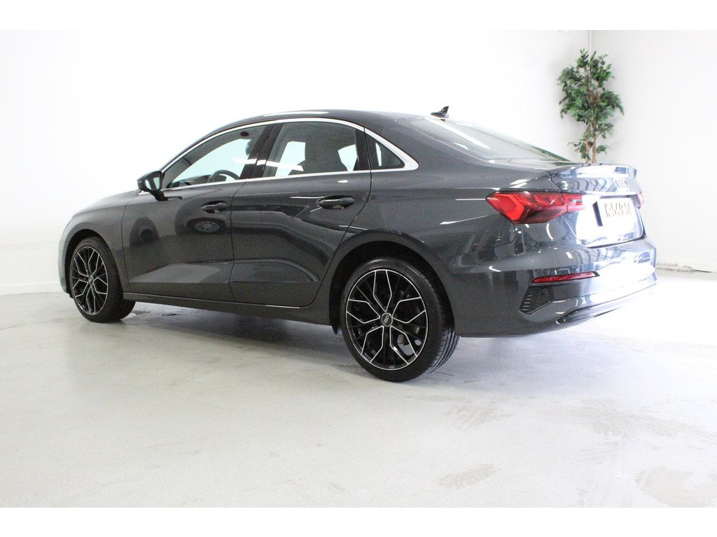 Audi A3 30 TFSI Business - Petrol - Automatic - 110 hp - 131.957 km