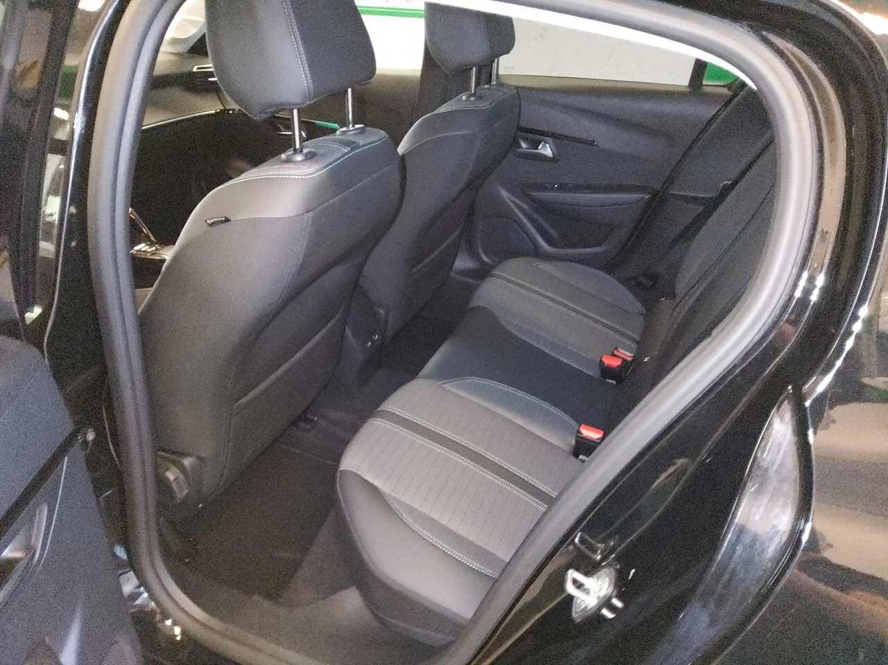 Foto 6 van Peugeot E-208