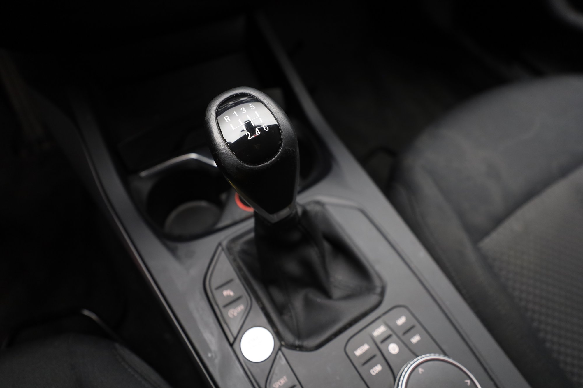 BMW 1 Series 118i - Petrol - Manual - 140 hp - 92.500 km 