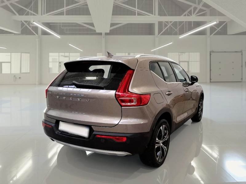 Volvo XC40 T5 Inscription Expression - Hybrid - Automatic - 261 hp - 165.448 km