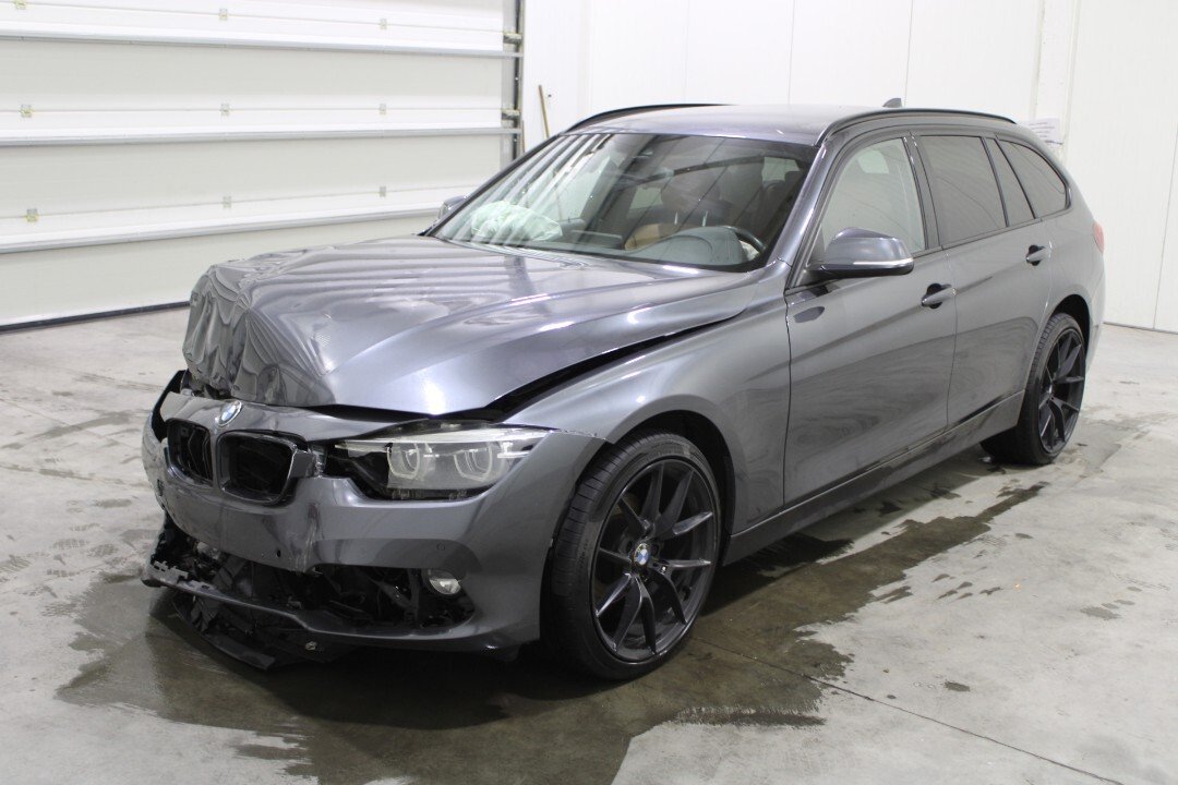 BMW 3 Series Touring 318i Lounge - Petrol - Manual - 136 hp - 79.961 km