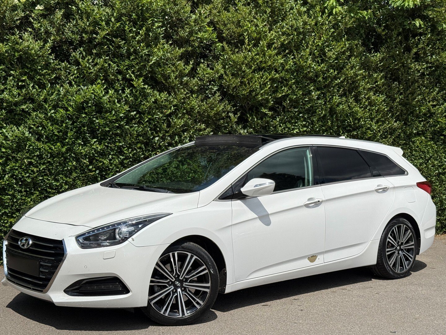 Hyundai i40 1.7 CRDi - Diesel - Automatic - 141 hp - 117.406 km