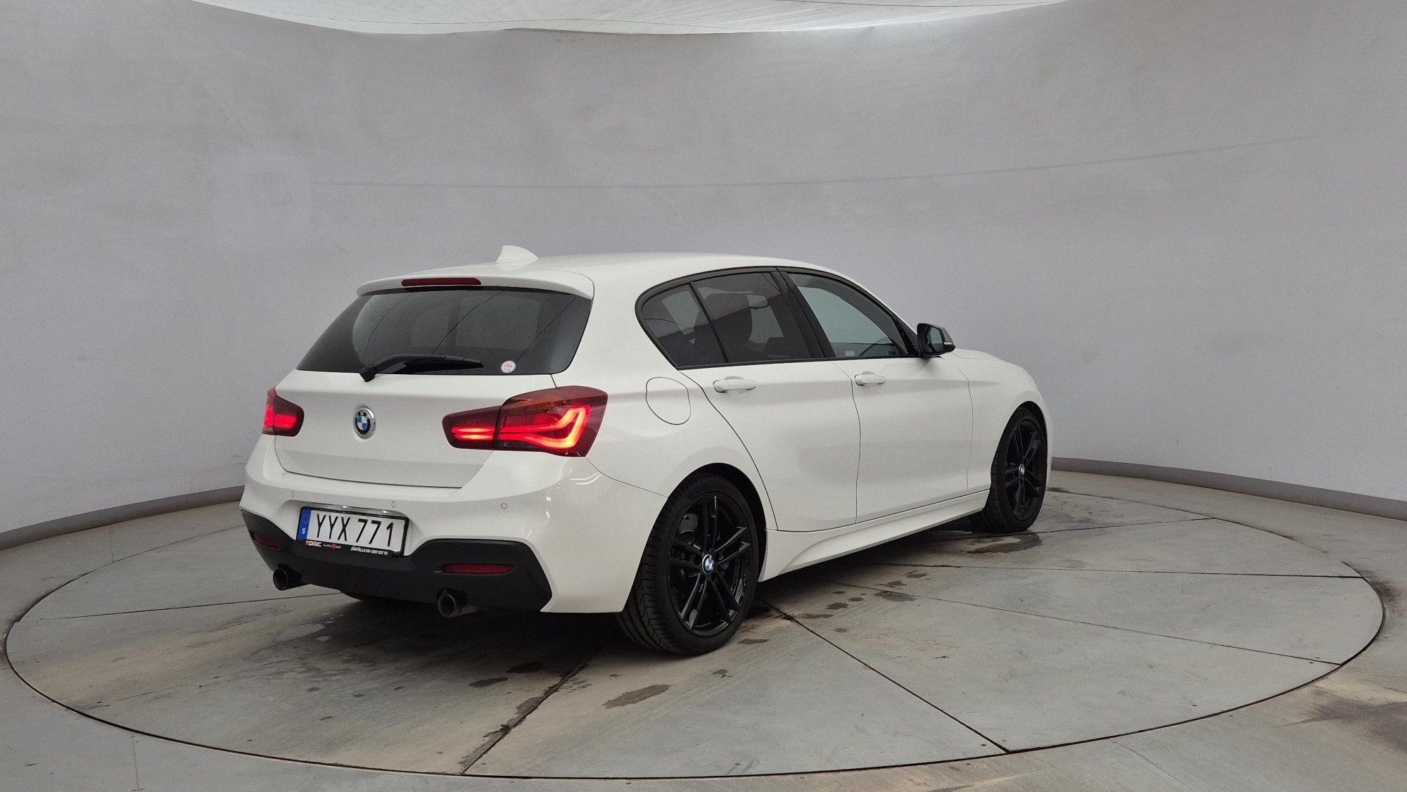 BMW 1 Series M140i - xDrive - Petrol - Automatic - 340 hp - 53.626 km 