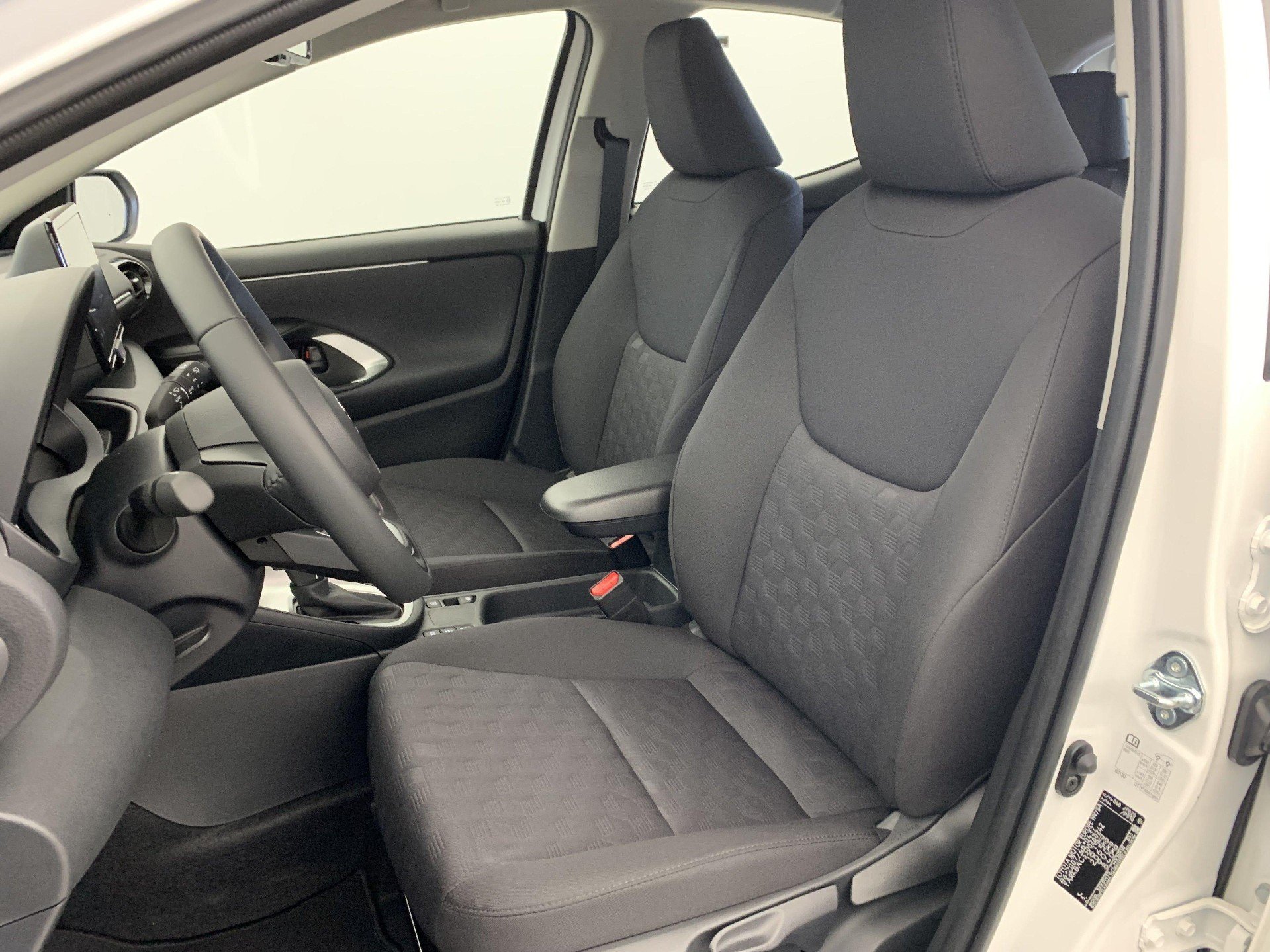Toyota Yaris Dynamic - Petrol - Automatic - 93 hp - 49 km Dynamic