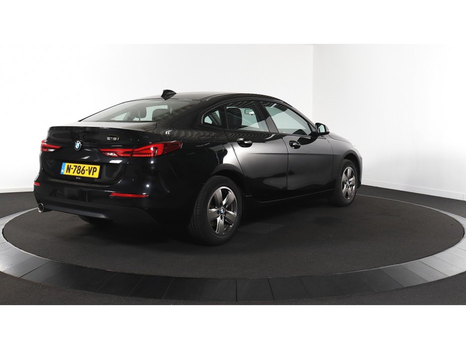 BMW 2 Series 218i Business - Petrol - Manual - 136 hp - 150.672 km