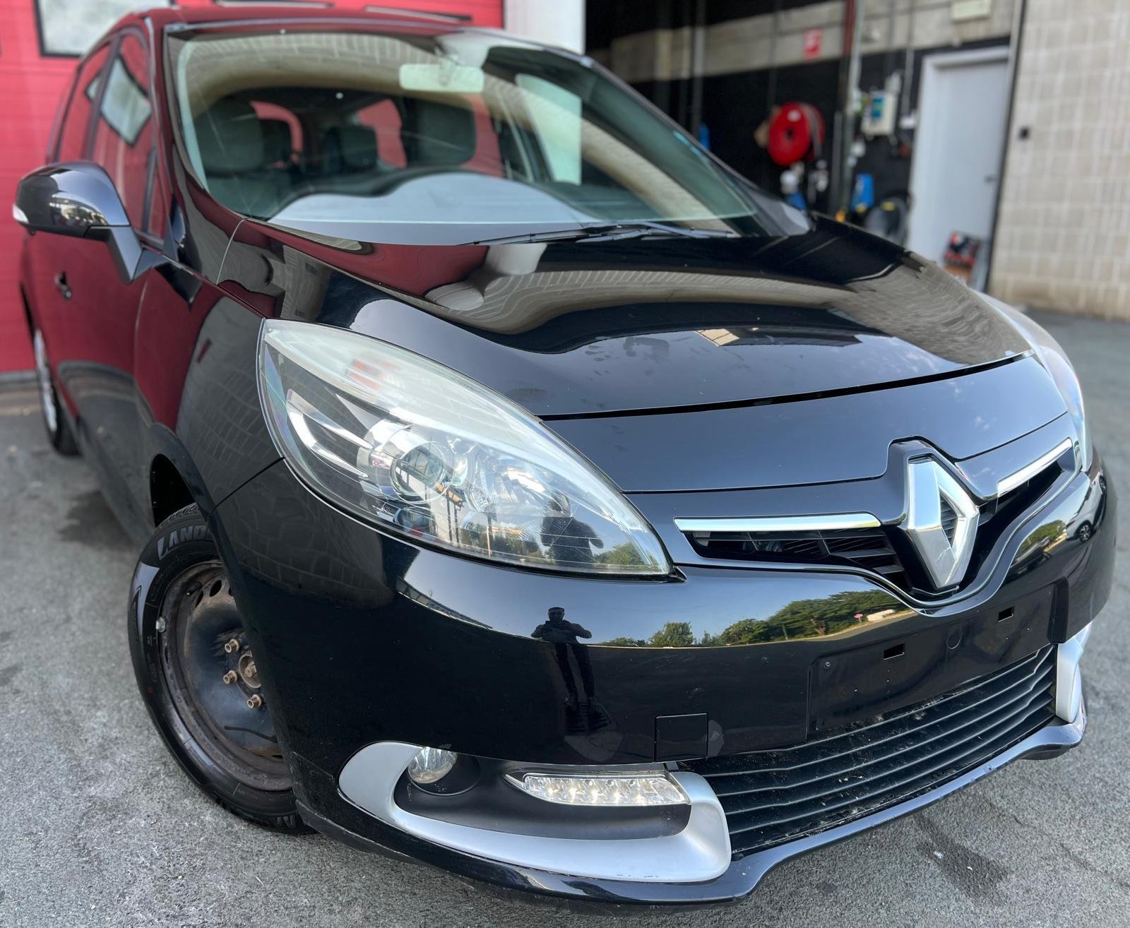 Renault Scenic 1.5 - Diesel - Manual - 110 hp - 208.397 km 