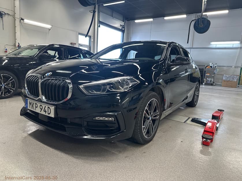 BMW 1 Series 118i - Petrol - Automatic - 136 hp - 50.700 km 