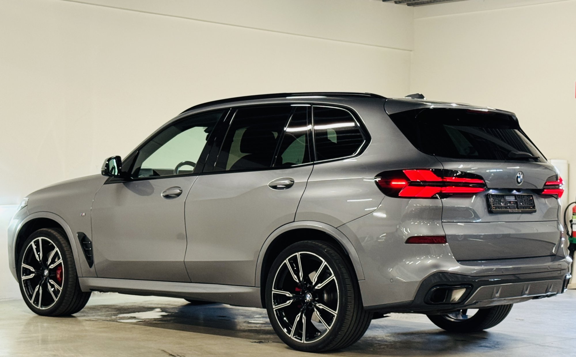 2023 BMW X5   AWD