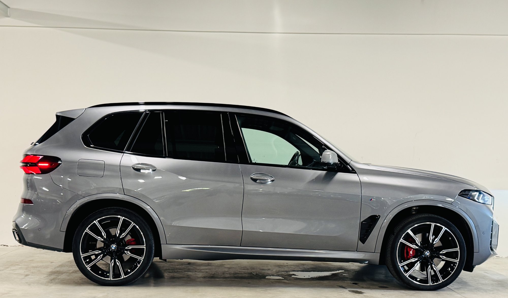2023 BMW X5   AWD