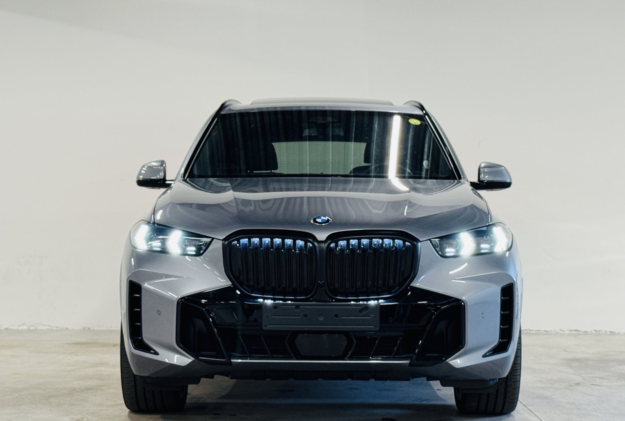 2023 BMW X5   AWD