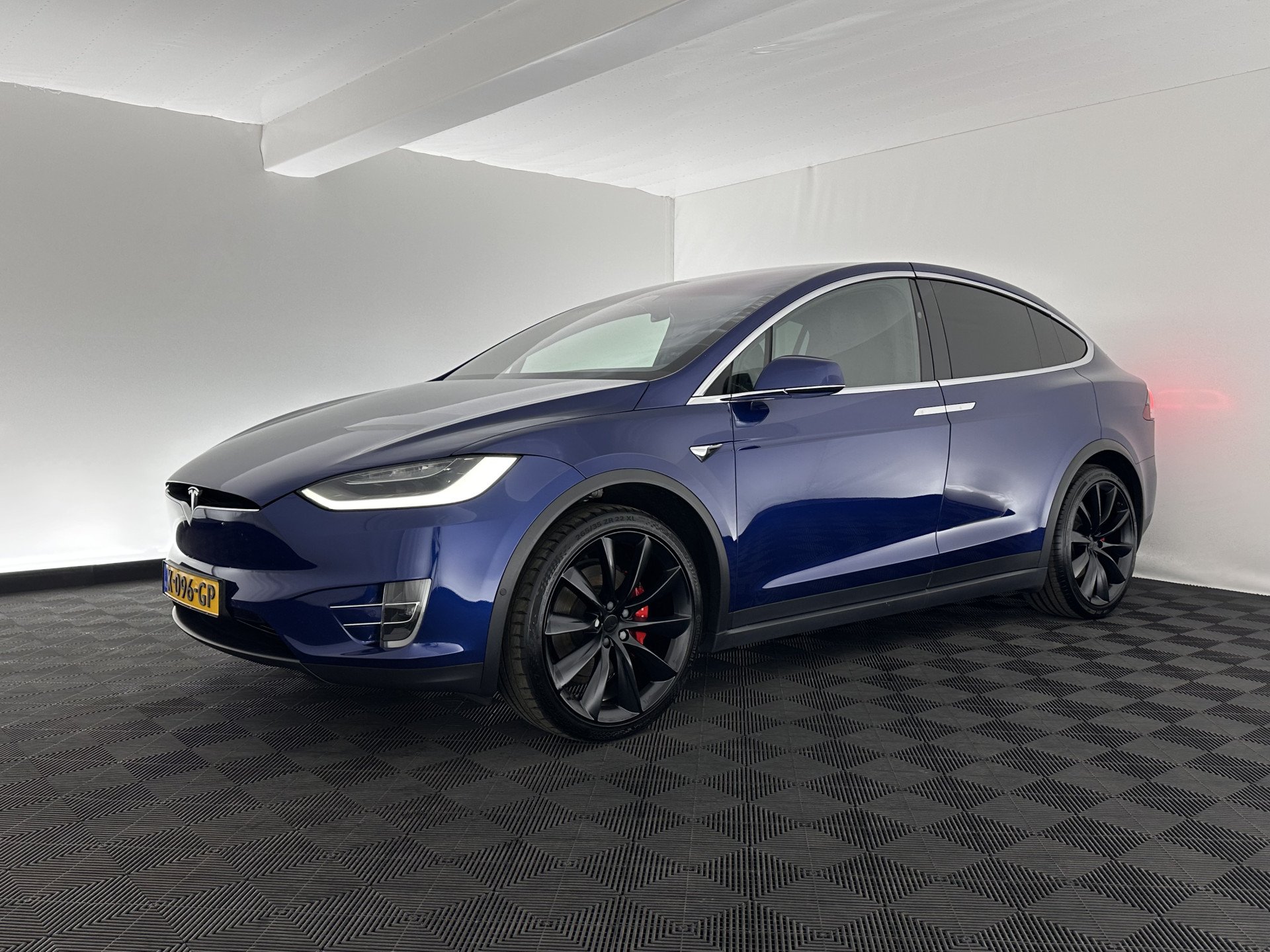 Tesla Model X - 612 hp - 115.550 km
