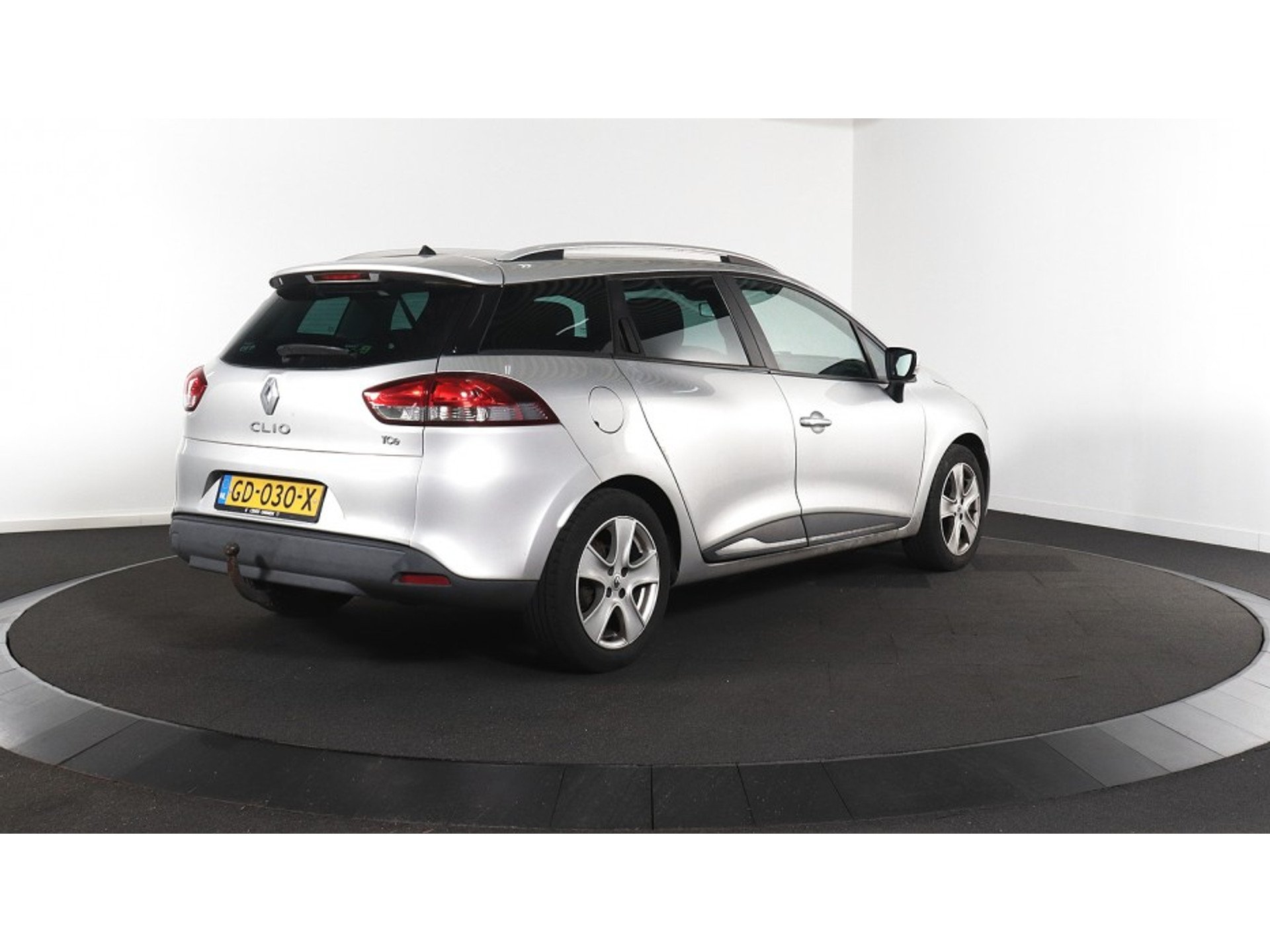 Renault Clio Grandtour 0.9 TCe Expression - Petrol - Manual - 90 hp - 198.939 km