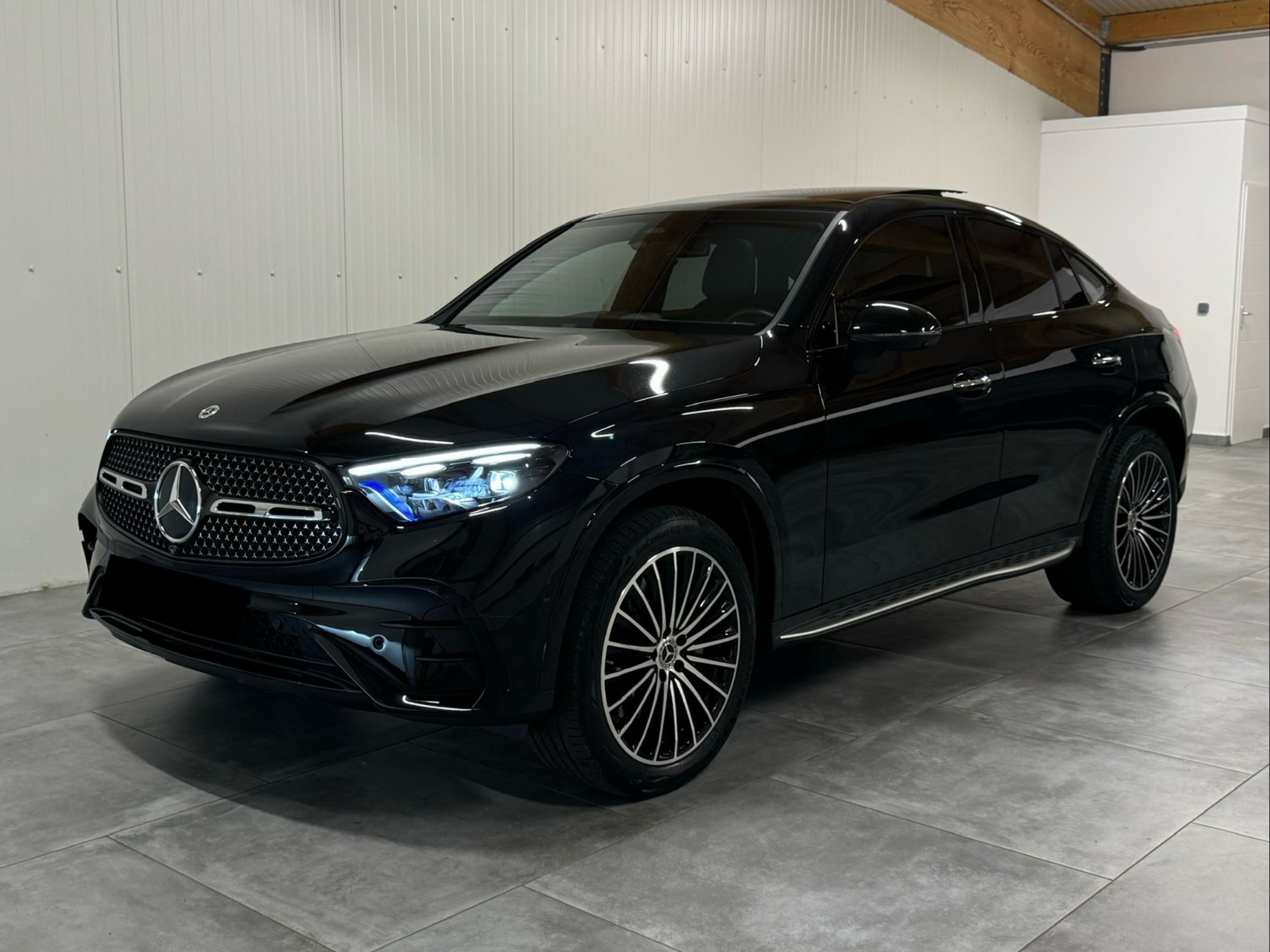 Mercedes-Benz GLC 300e AMG Line - Hybrid - Automatic - 204 hp - 13.134 km