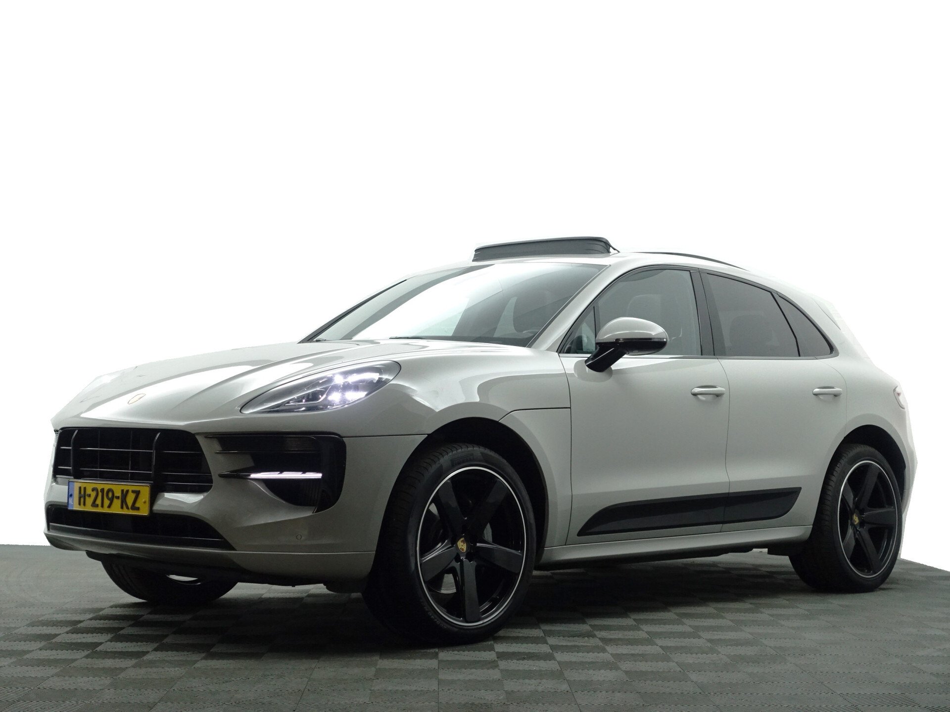 2020 Porsche Macan   