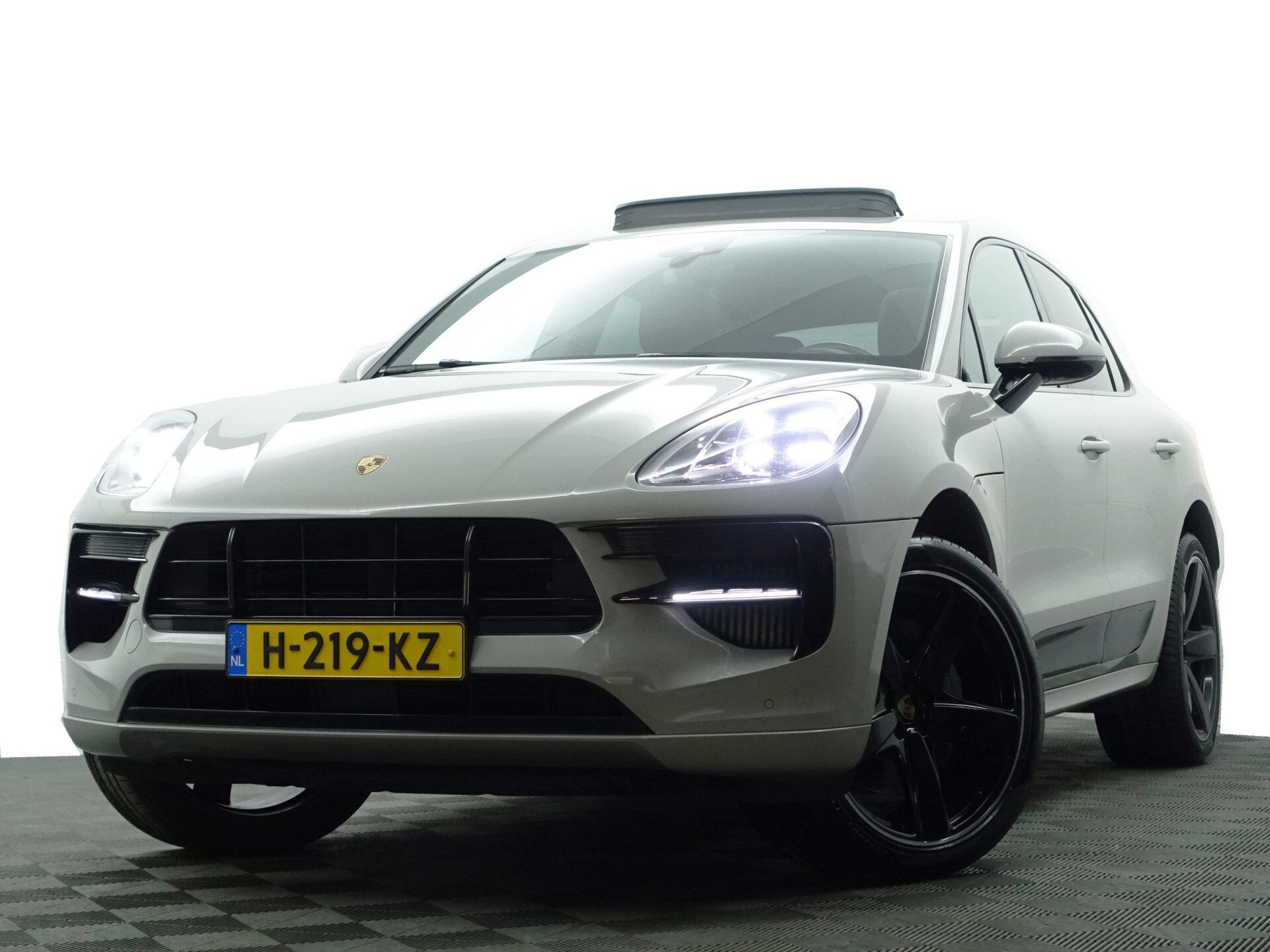 2020 Porsche Macan   