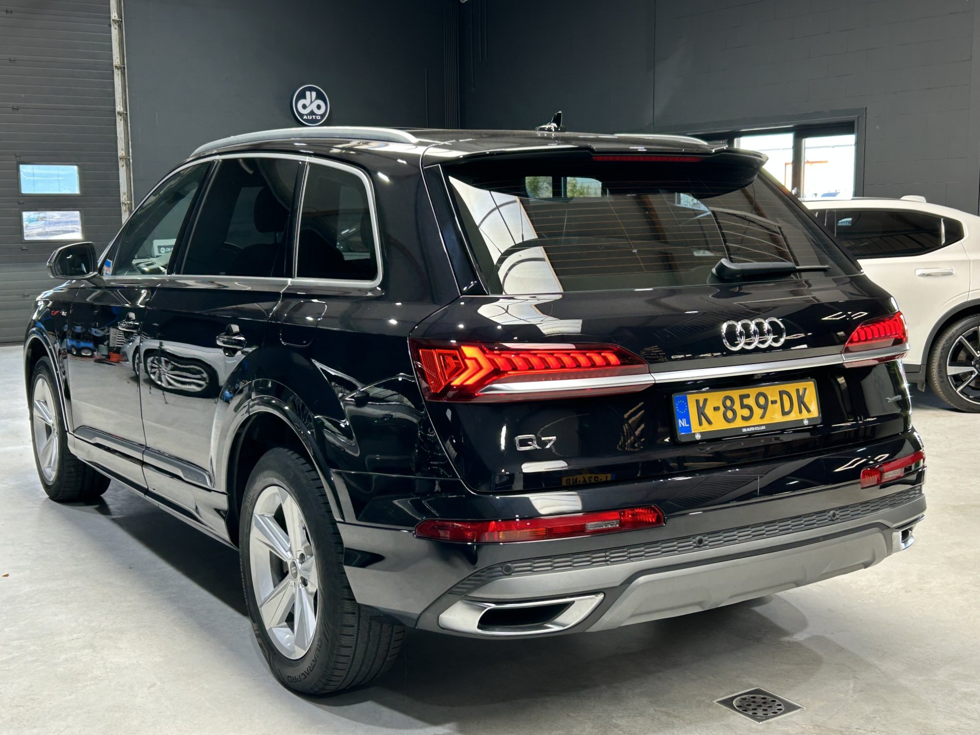 Audi Q7 Pro Line S - Hybrid - Automatic - 340 hp - 146.909 km