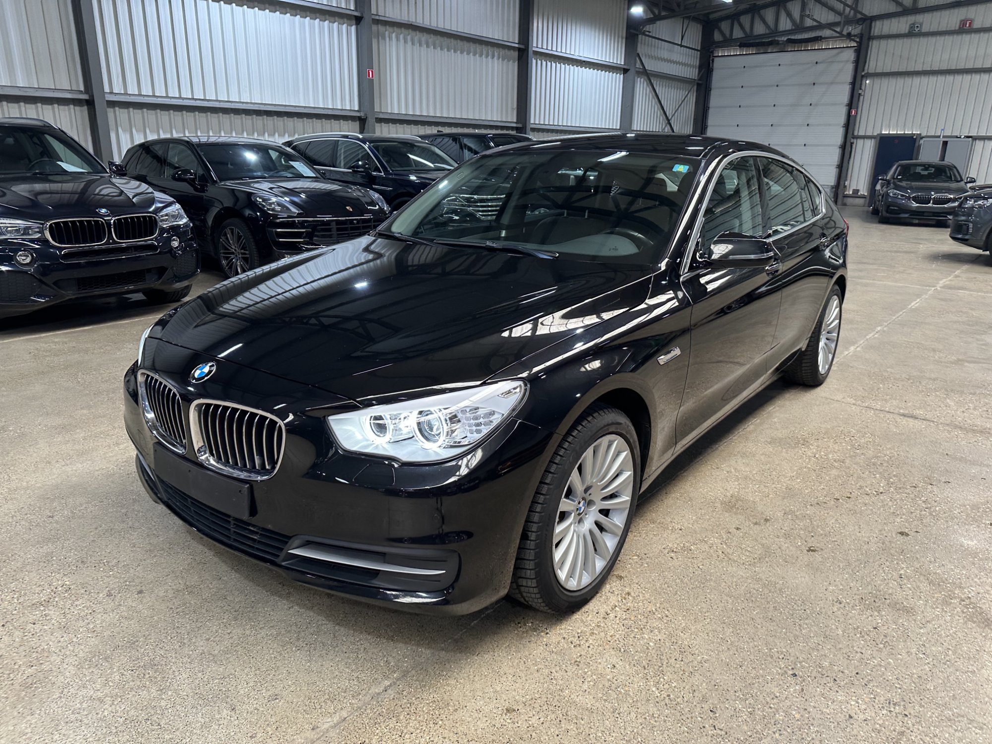 BMW 5 Series GT 520 - Diesel - Automatic - 163 hp - 216.055 km