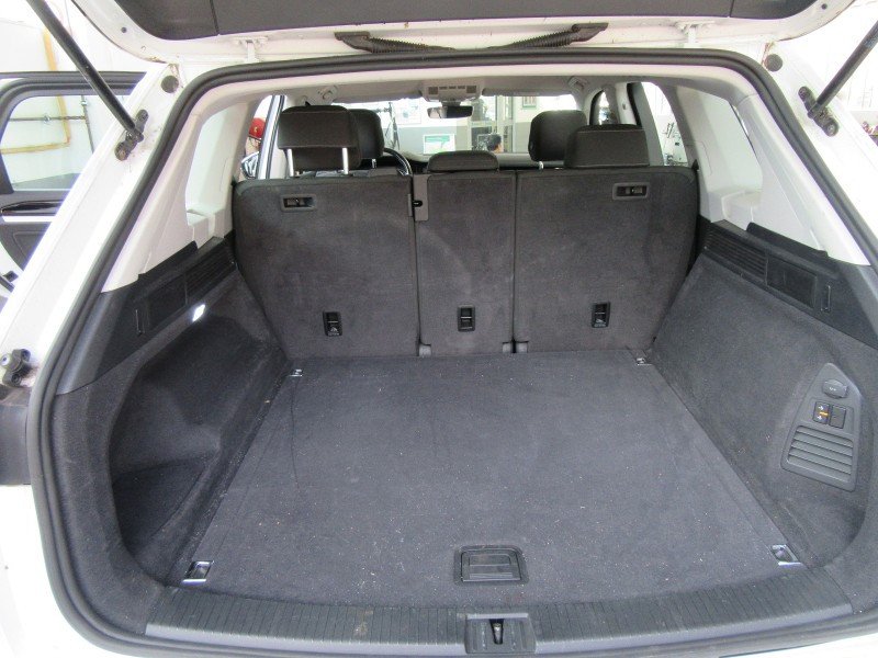 2018 Volkswagen Touareg   AWD