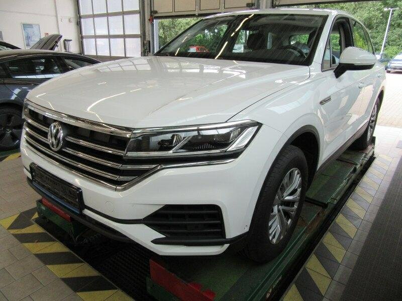 2018 Volkswagen Touareg   AWD