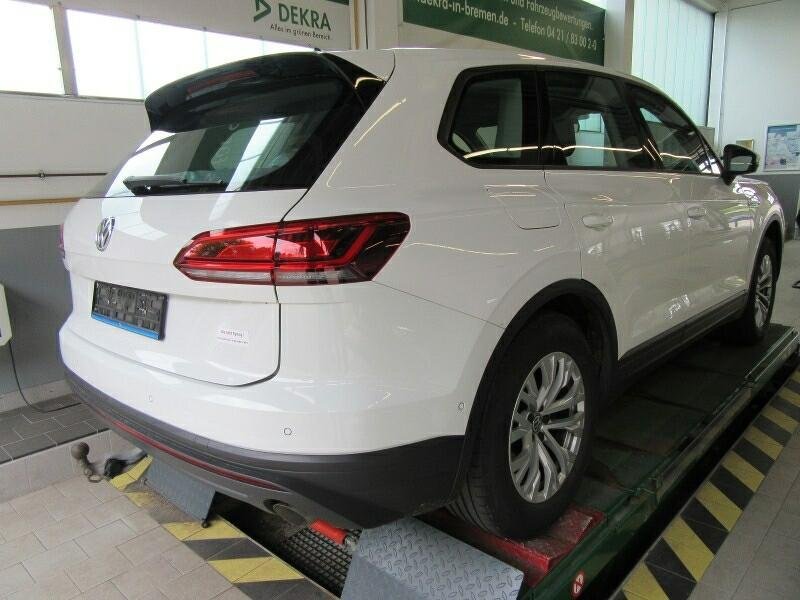 2018 Volkswagen Touareg   AWD