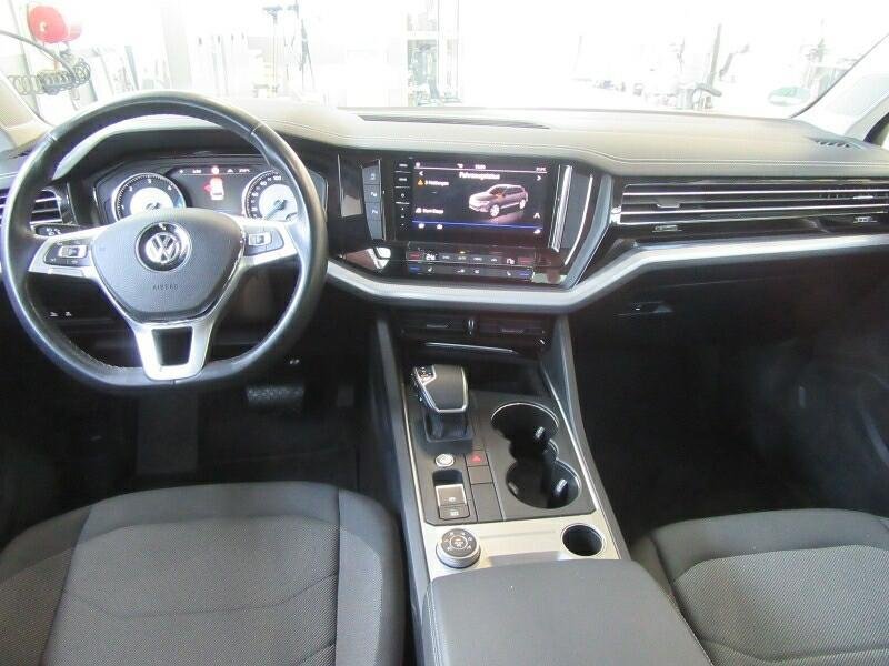 2018 Volkswagen Touareg   AWD