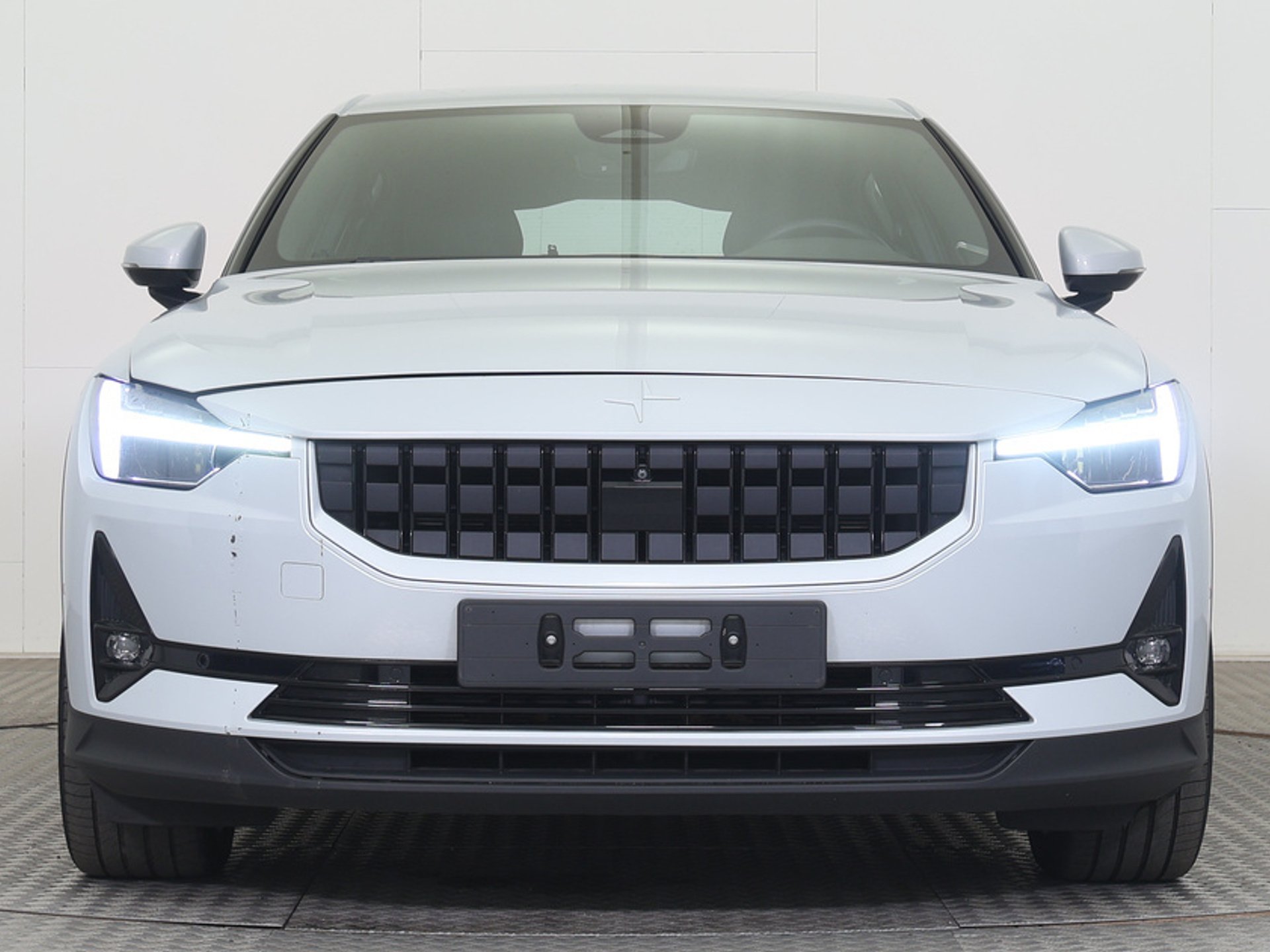 Polestar 2 Long Range - Electric - Automatic - 31 hp - 85.87 km