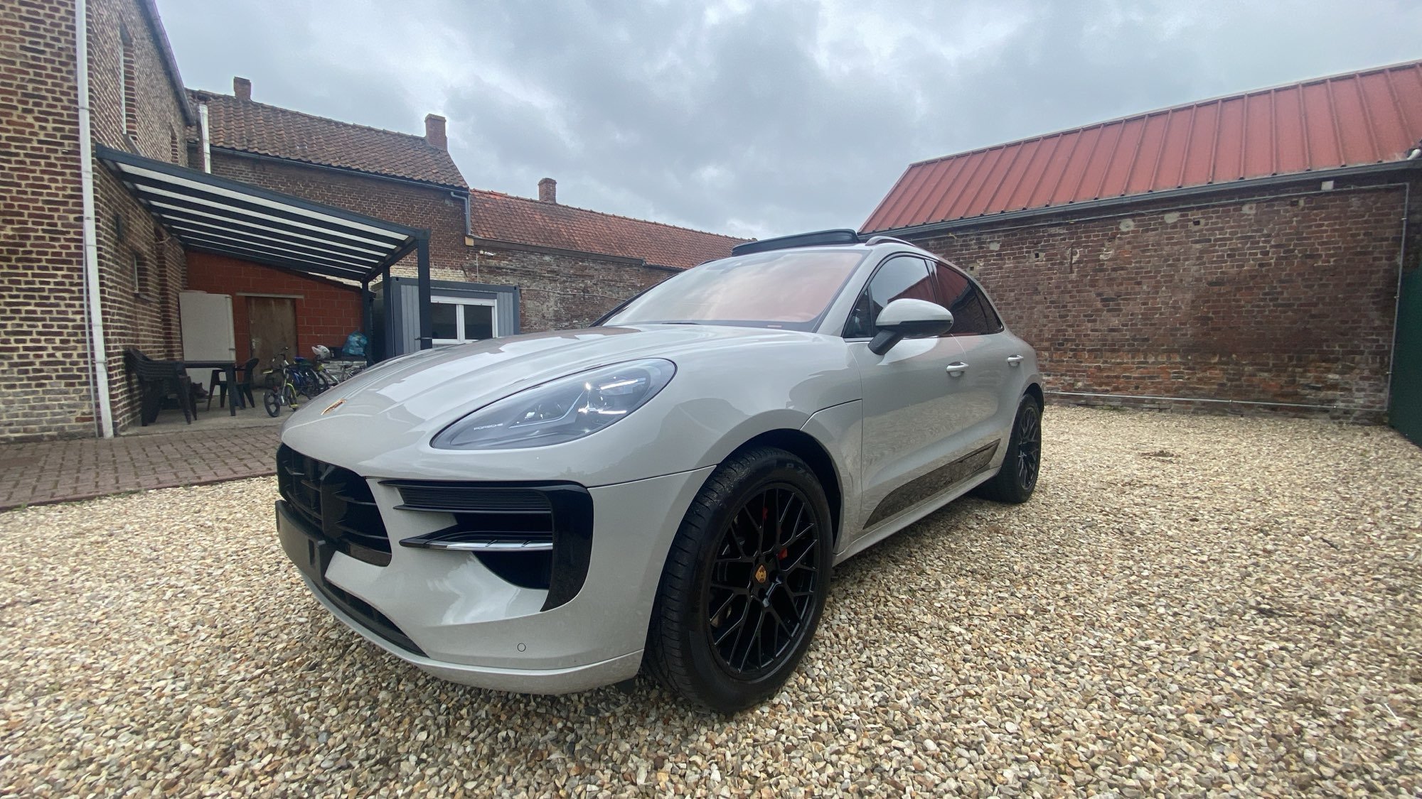 2020 Porsche Macan   