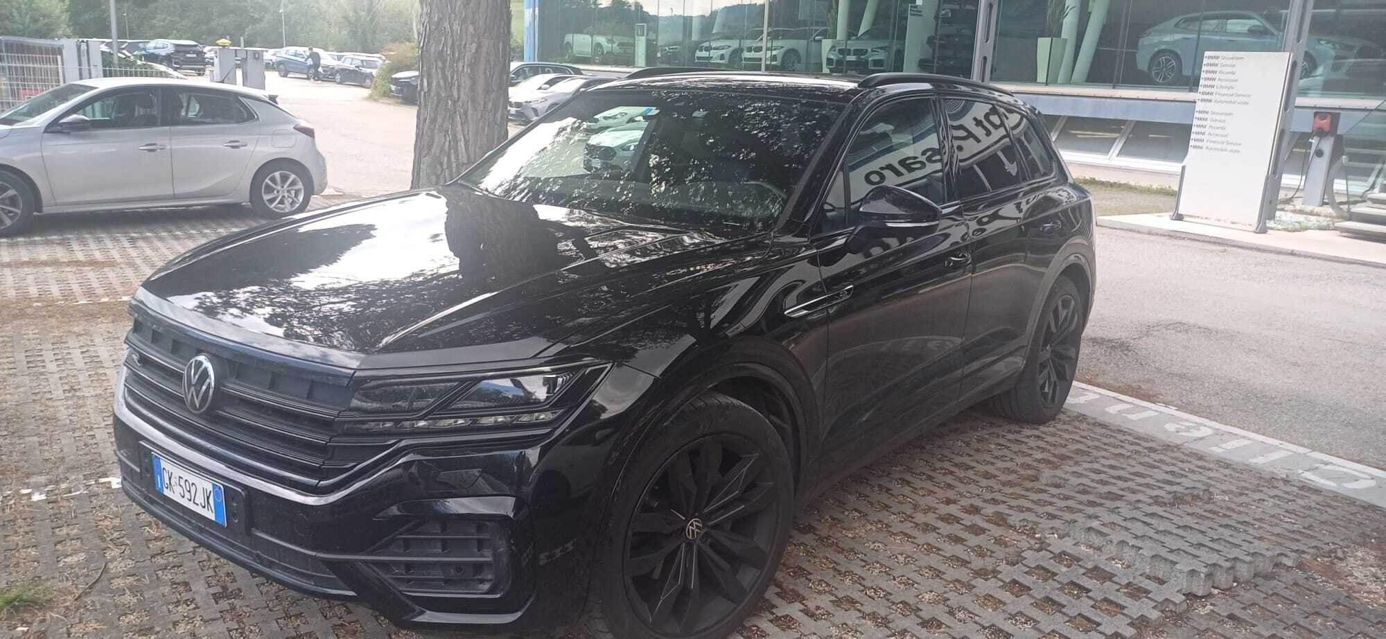 Volkswagen Touareg 3.0 TDI R-Line - Diesel - Automatic - 286 hp - 98.000 km