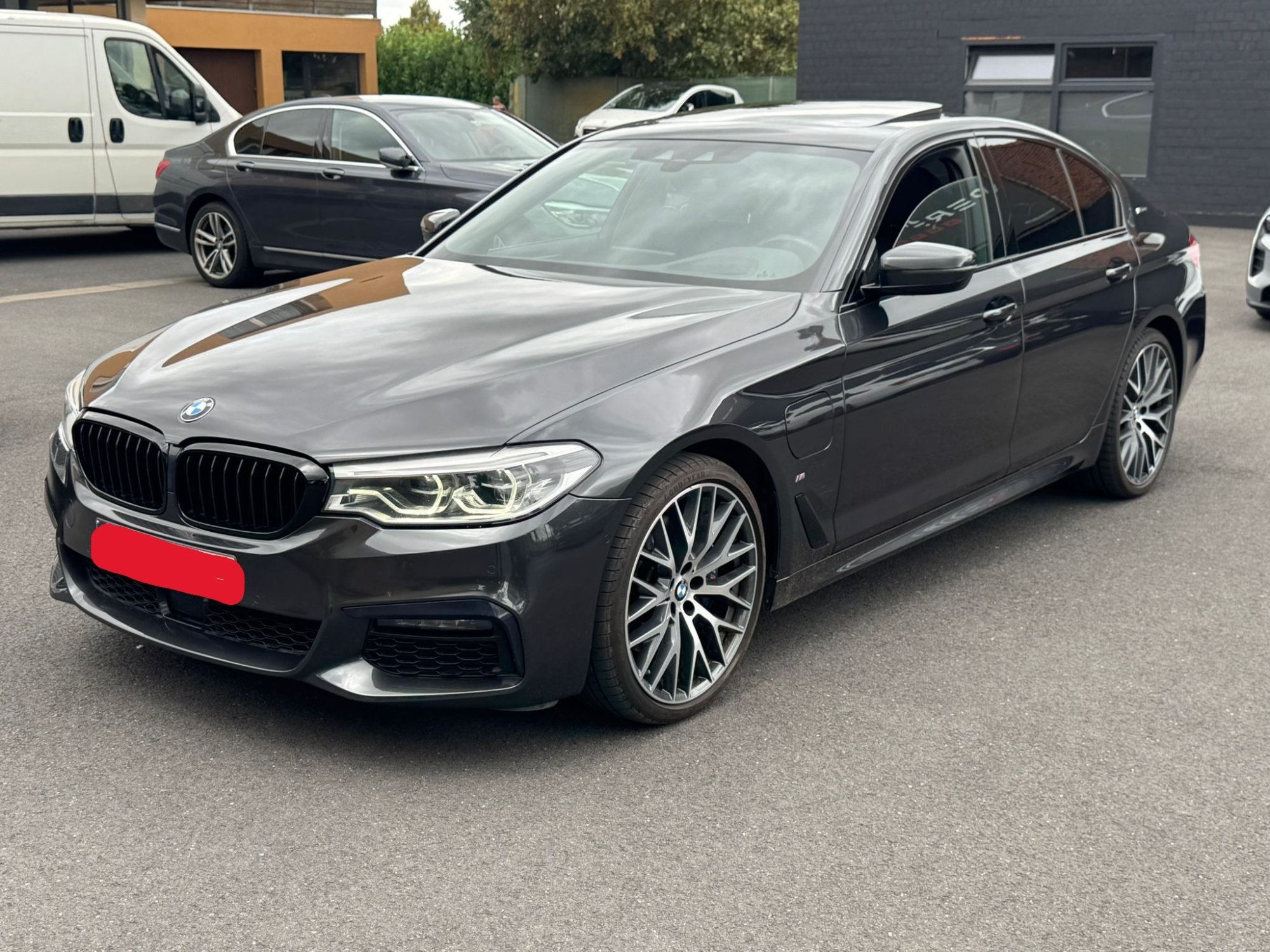 BMW 5 Series 530e M-Pack - Hybrid - Automatic - 184 hp - 184.844 km