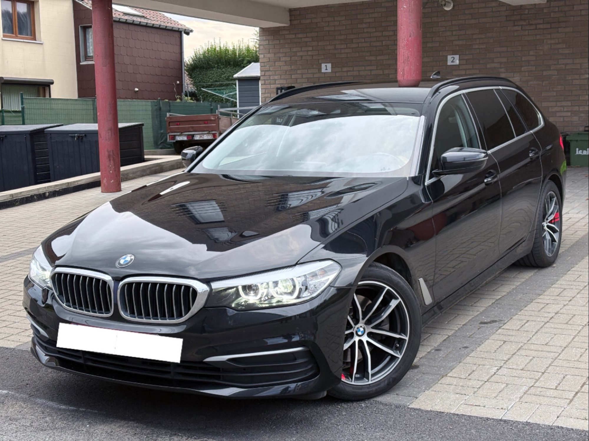BMW 5 Series Touring 520 Business - Diesel - Automatic - 163 hp - 160.263 km