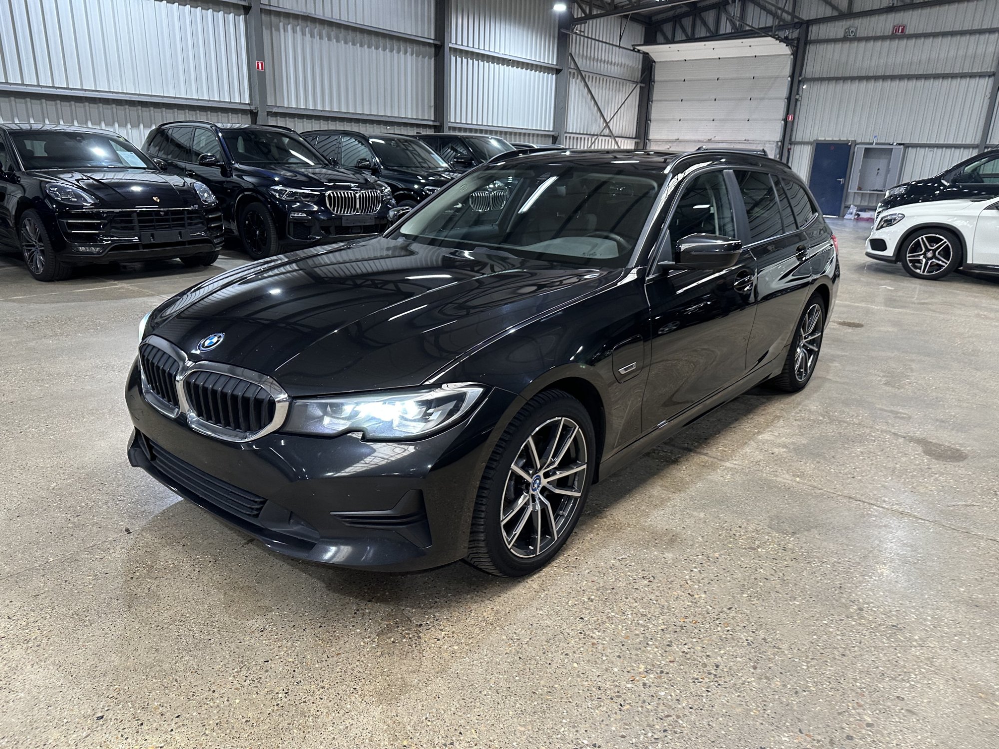 BMW 3 Series Touring 320e - Hybrid - Automatic - 163 hp - 207.970 km
