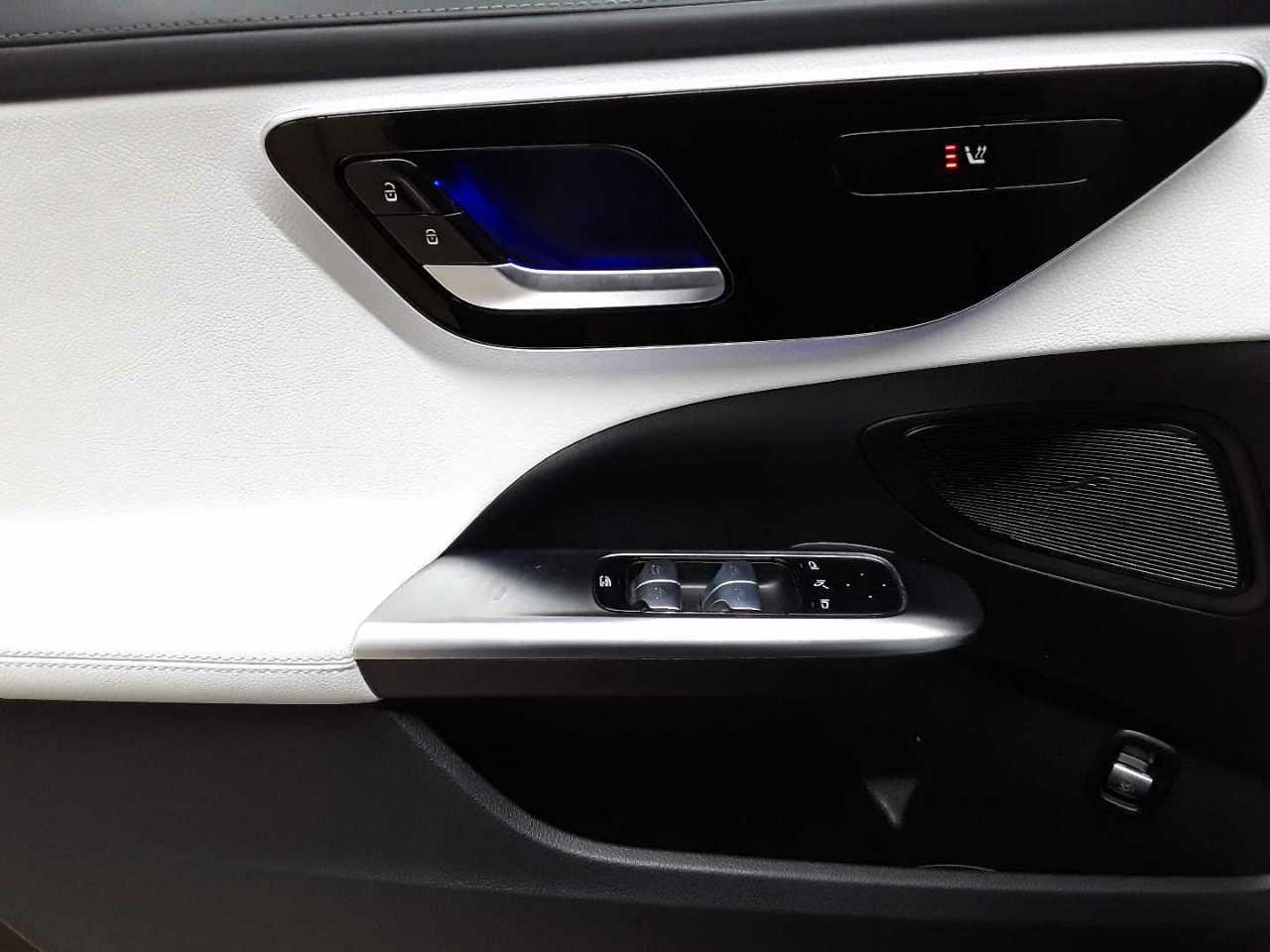 2022 Mercedes-Benz C   