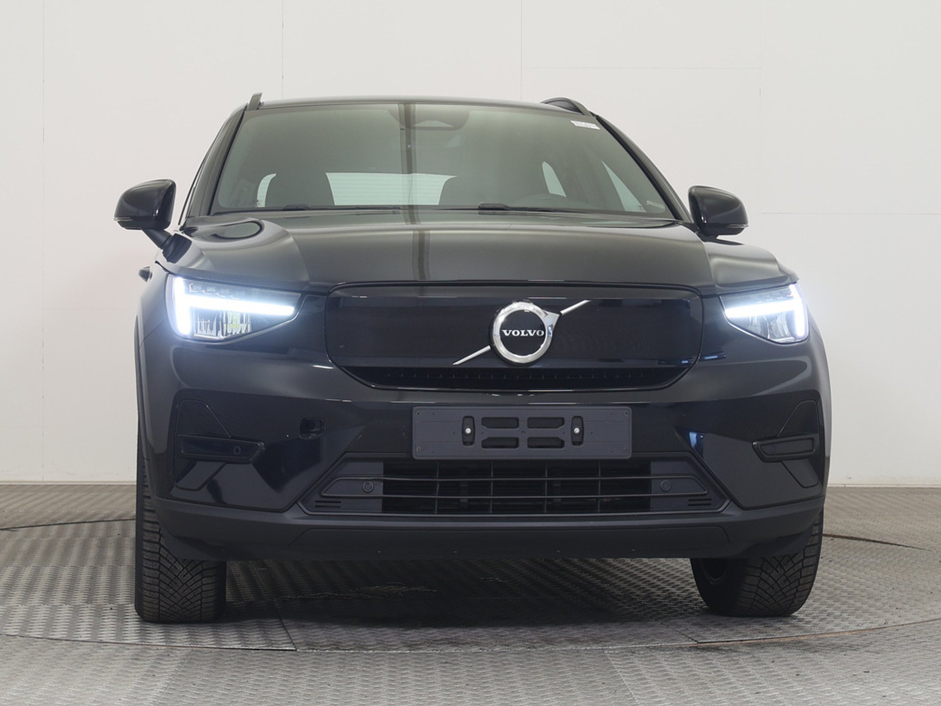 Volvo XC40 Core - Electric - Automatic - 231 hp - 115.896 km