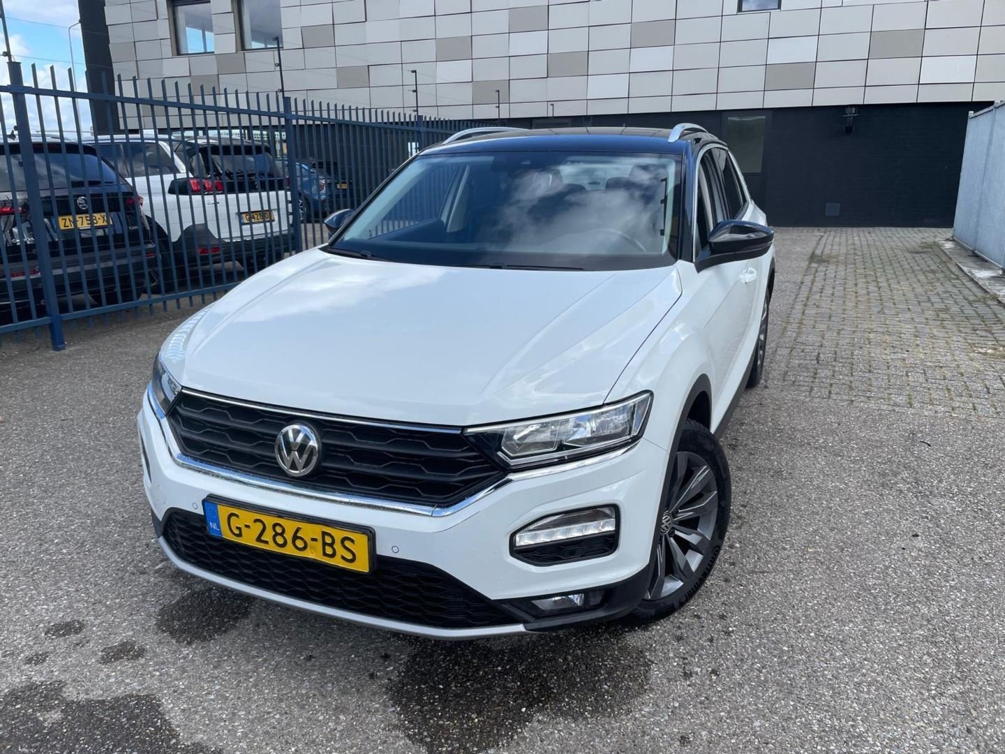Volkswagen T-Roc 1.5 TSI Style Business - Petrol - Automatic - 150 hp - 182.186 km