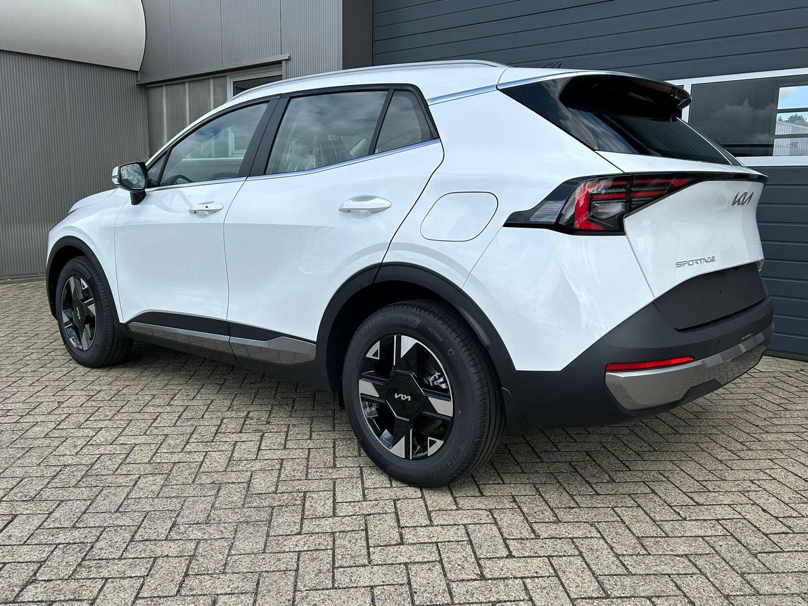 2025 Kia Sportage   AWD