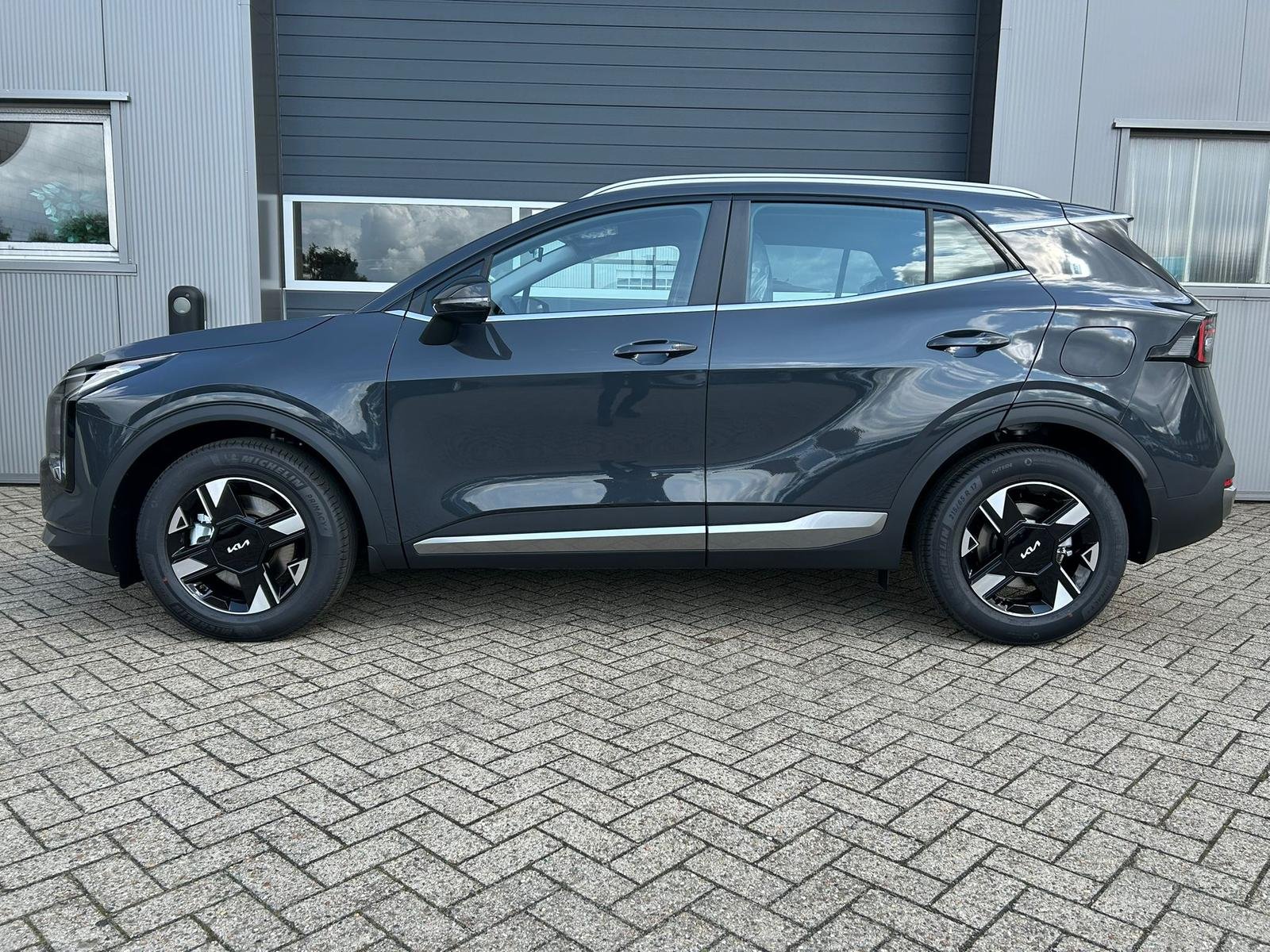 2025 Kia Sportage   AWD