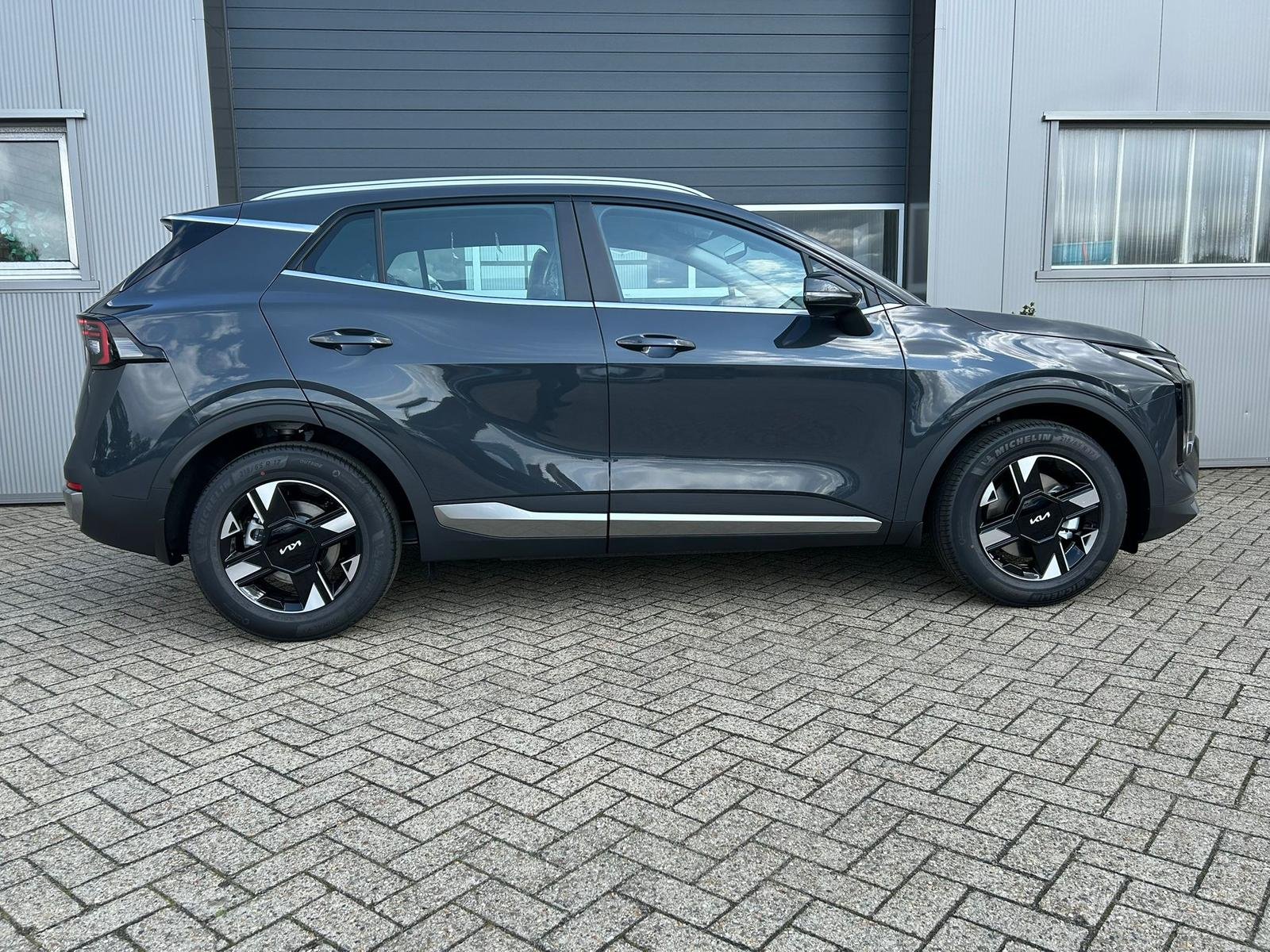 2025 Kia Sportage   AWD