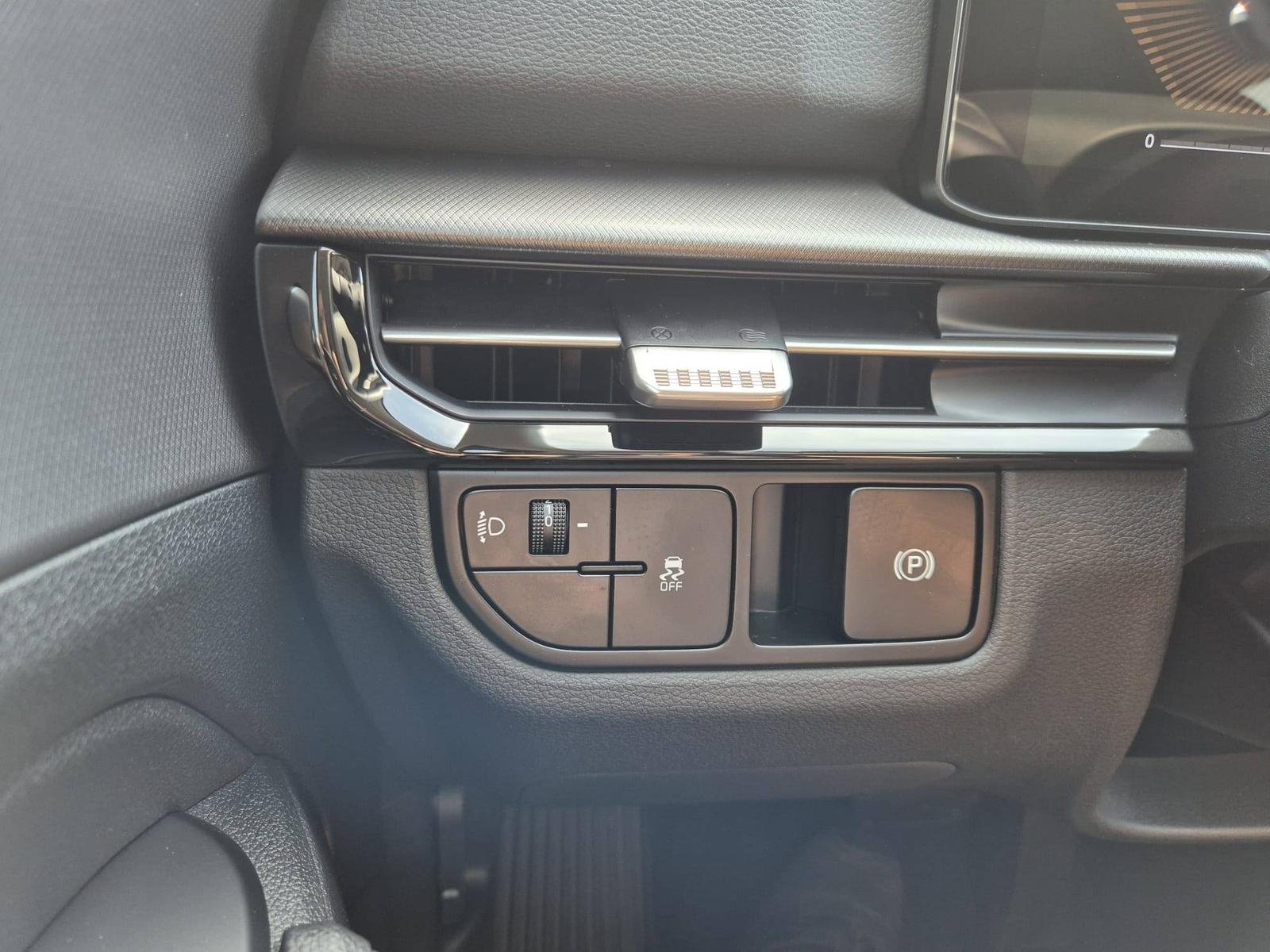 2025 Kia Sportage   AWD