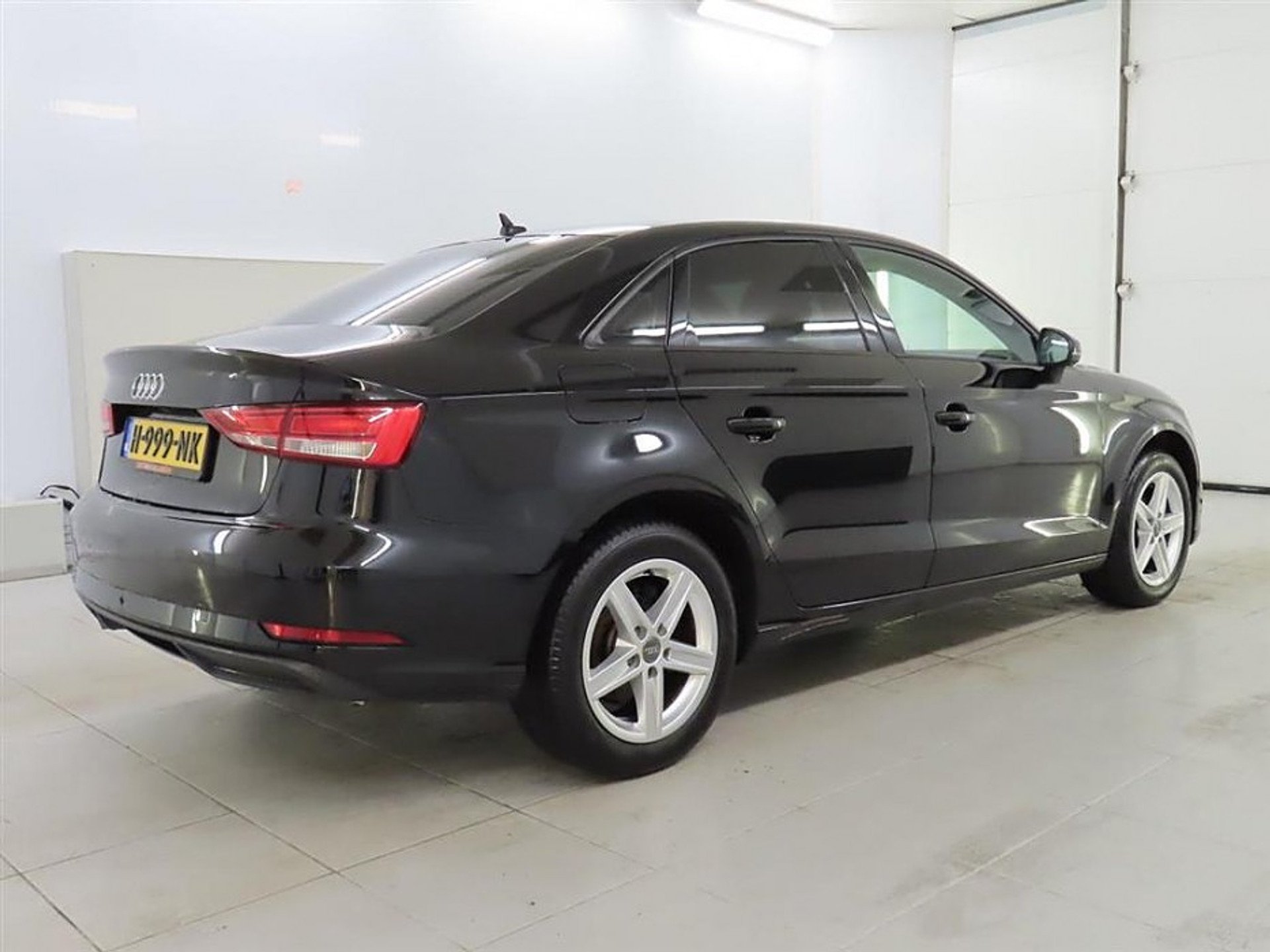 Audi A3 30 TFSI Pro Line - Petrol - Manual - 116 hp - 141.713 km