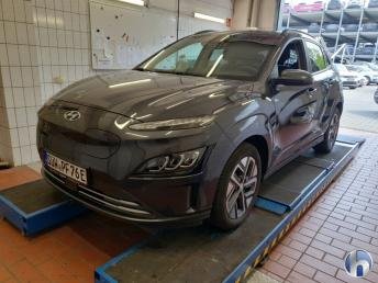 Hyundai Kona 64 kWh Trend - Electric - Automatic - 204 hp - 51.256 km