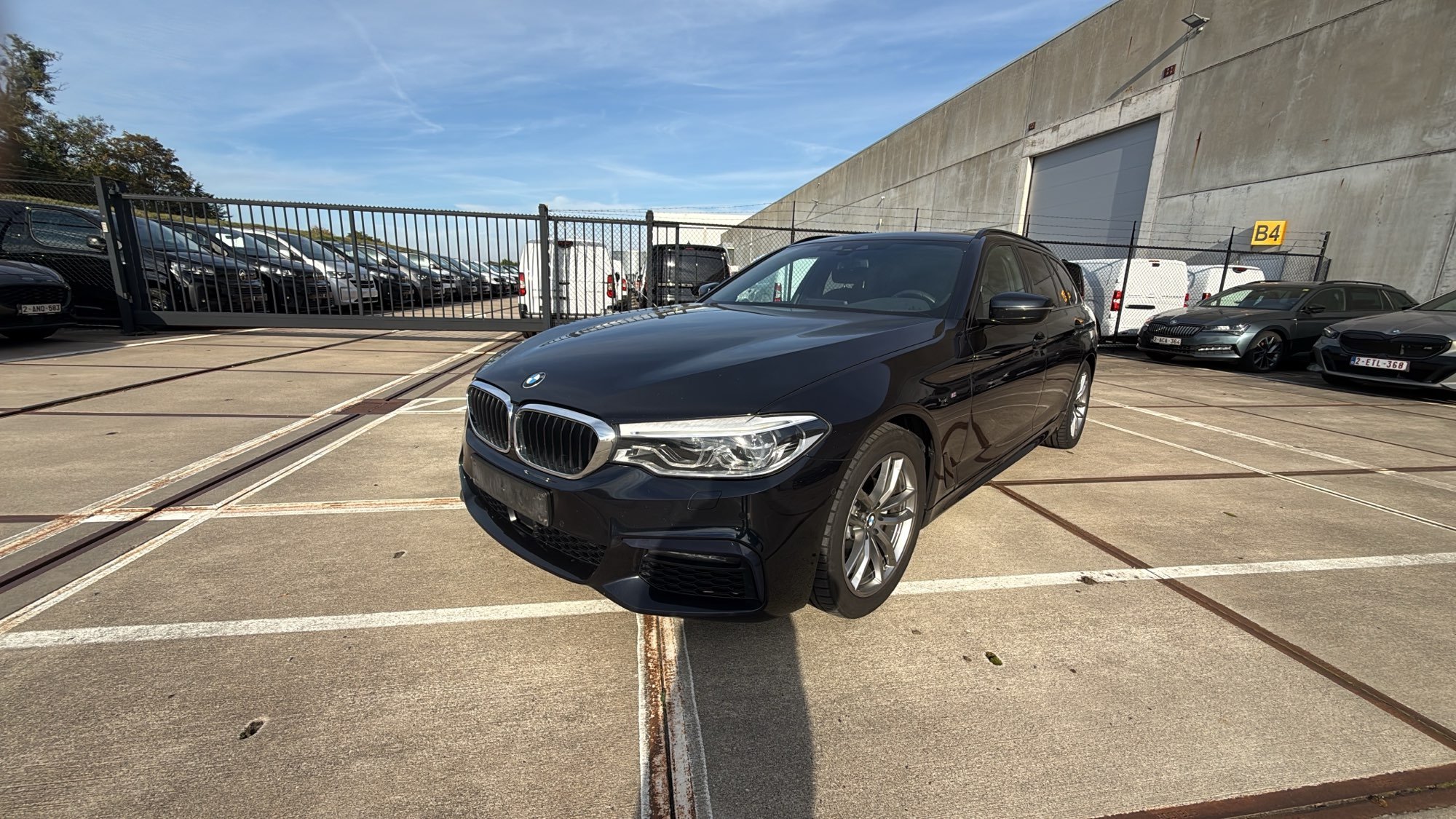 BMW 5 Series Touring 520 M-Pack - Diesel - Automatic - 190 hp - 194.319 km