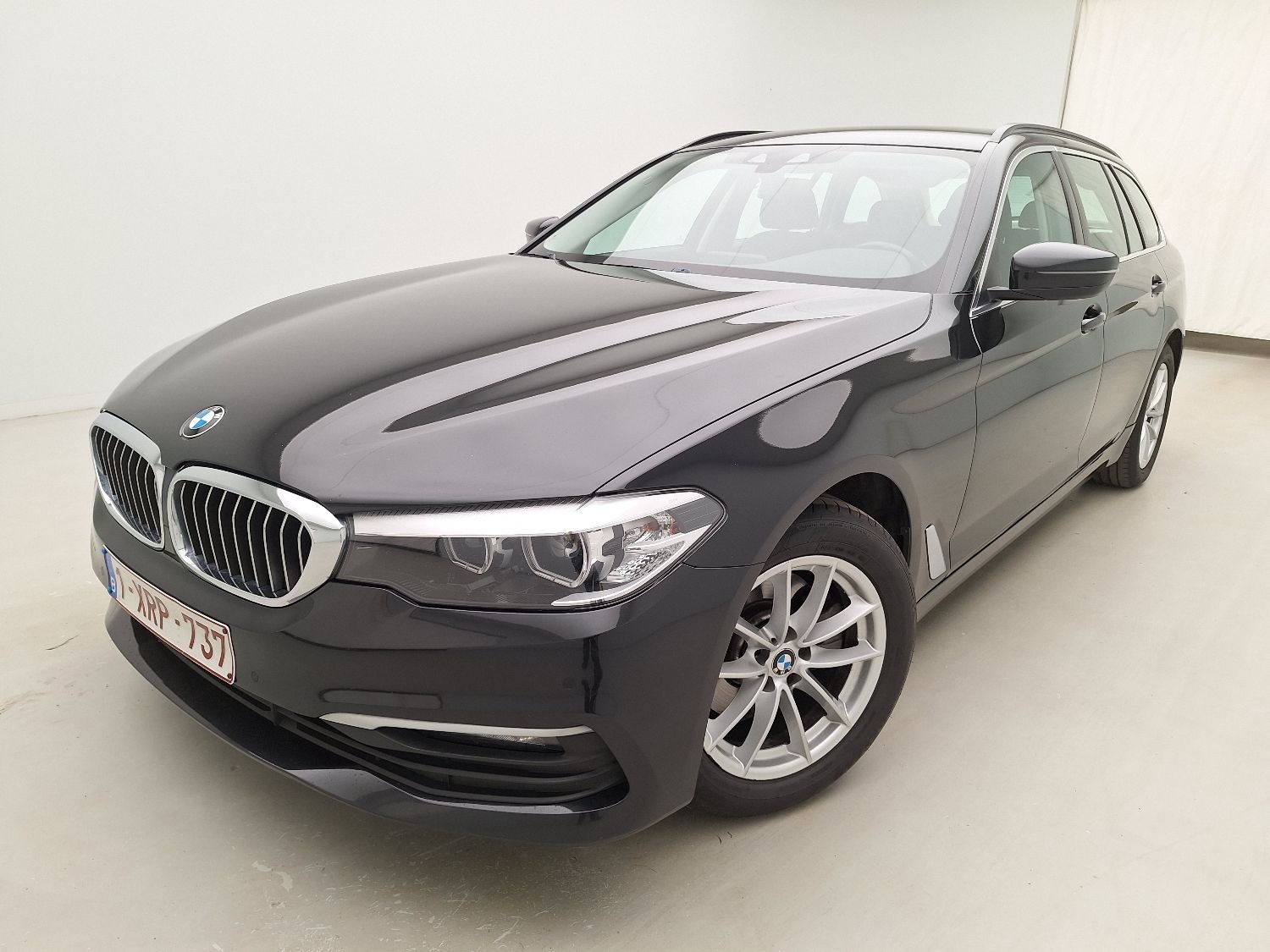 BMW 5 Series Touring 518d Lounge - Diesel - Automatic - 150 hp - 182.717 km