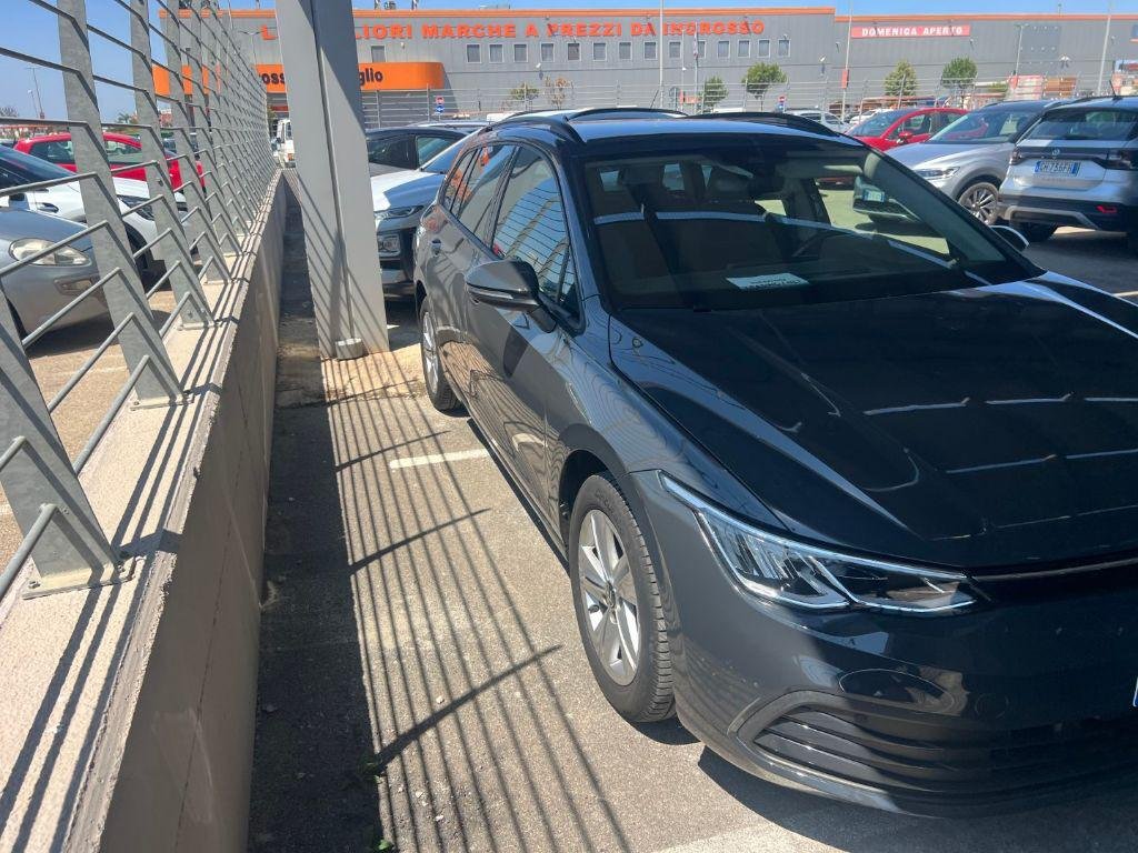 Volkswagen Golf Variant 1.0 eTSI Life - Petrol - Automatic - 110 hp - 135.949 km Life