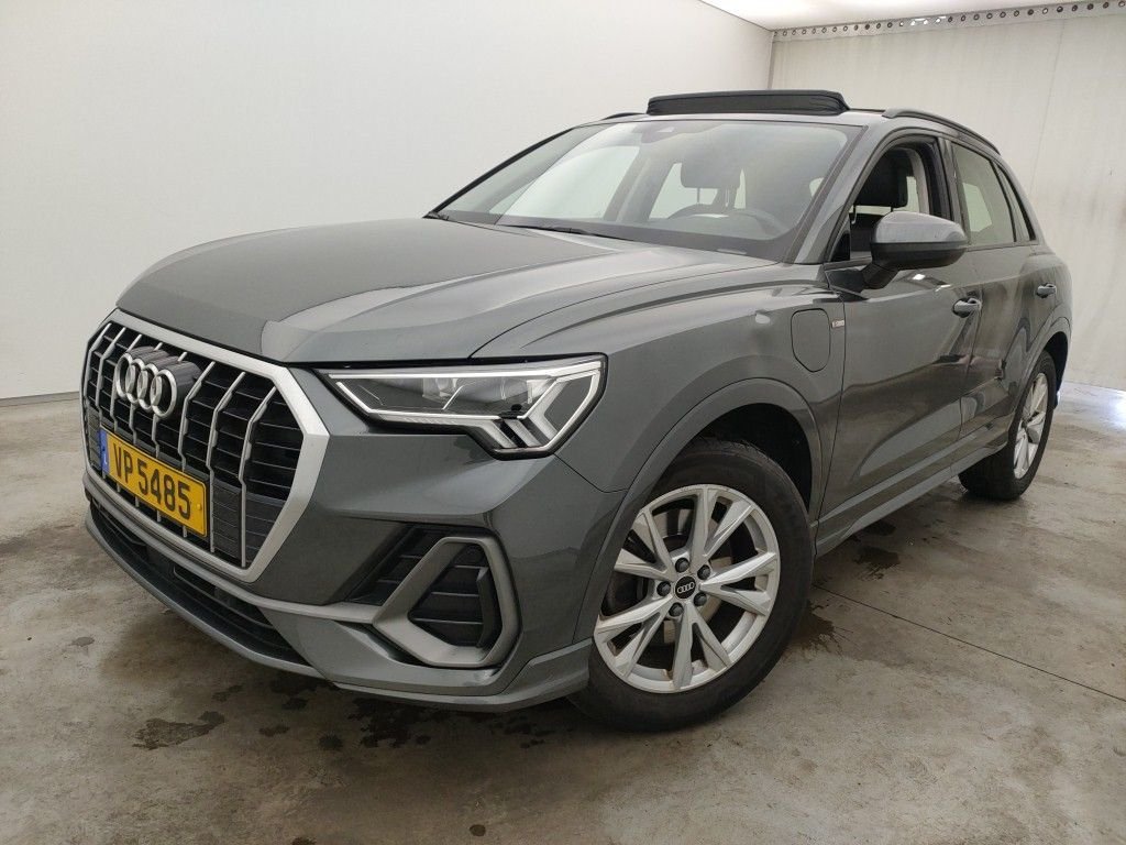 Audi Q3 45 TFSIe S Line - Hybrid - Automatic - 150 hp - 59.807 km
