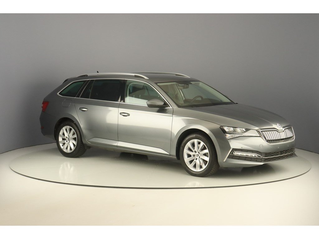 Skoda Superb 1.4 Clever - Hybrid - Automatic - 218 hp - 31.520 km Clever
