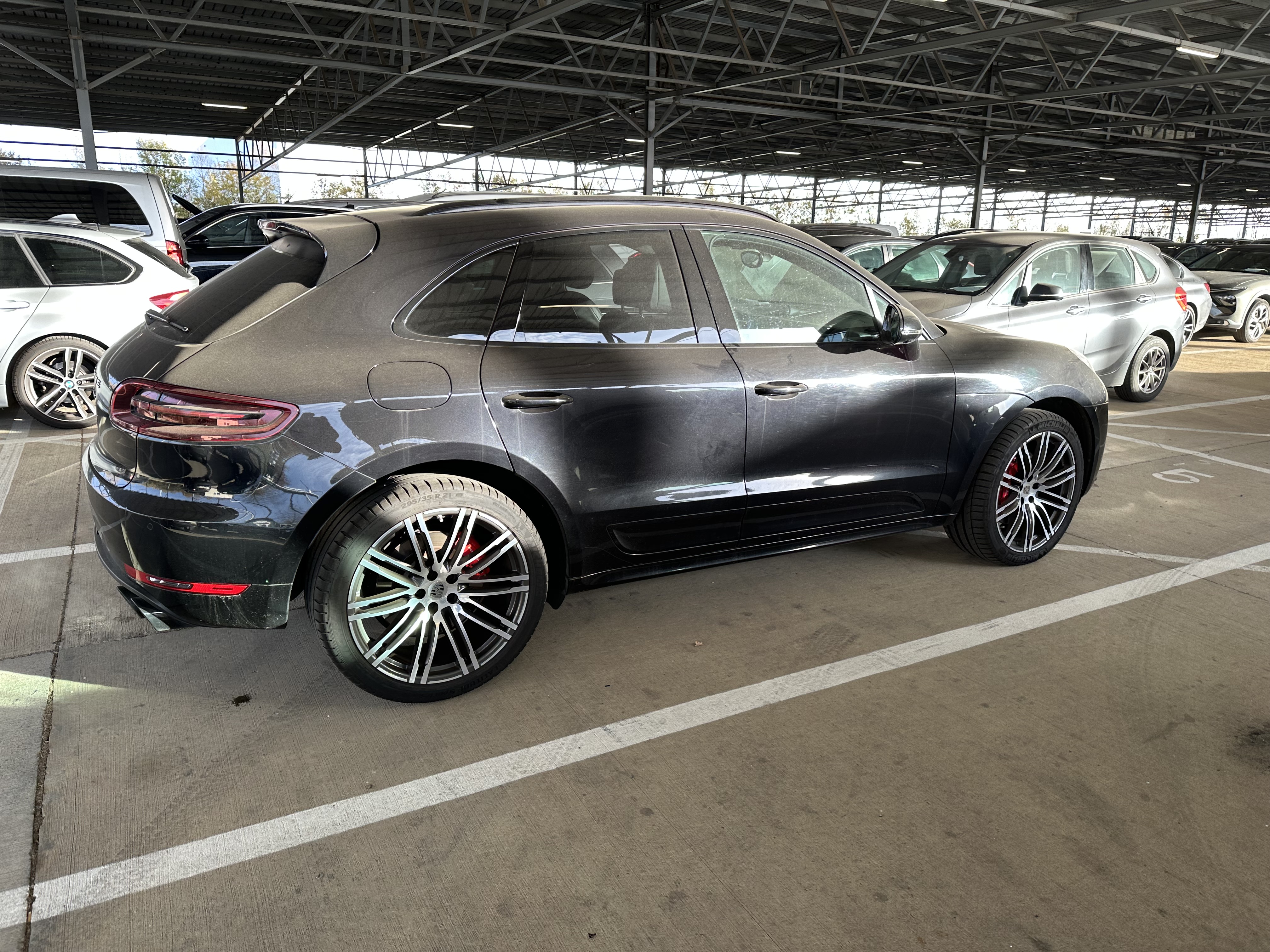 2016 Porsche Macan   