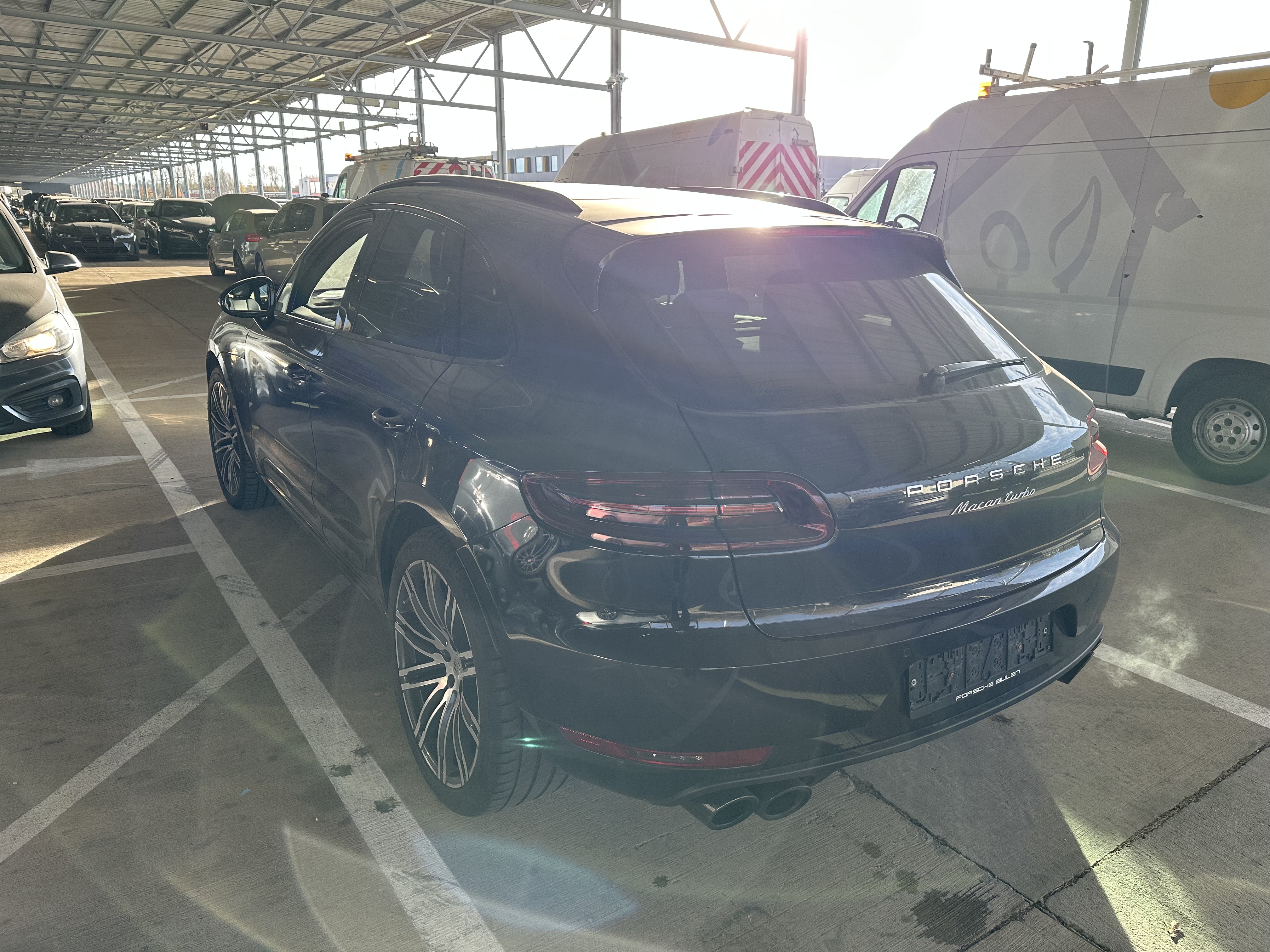 2016 Porsche Macan   