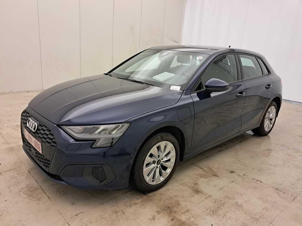 Audi A3 Sportback 1.4 TFSIe Attraction - Hybrid - Automatic - 150 hp - 44.102 km