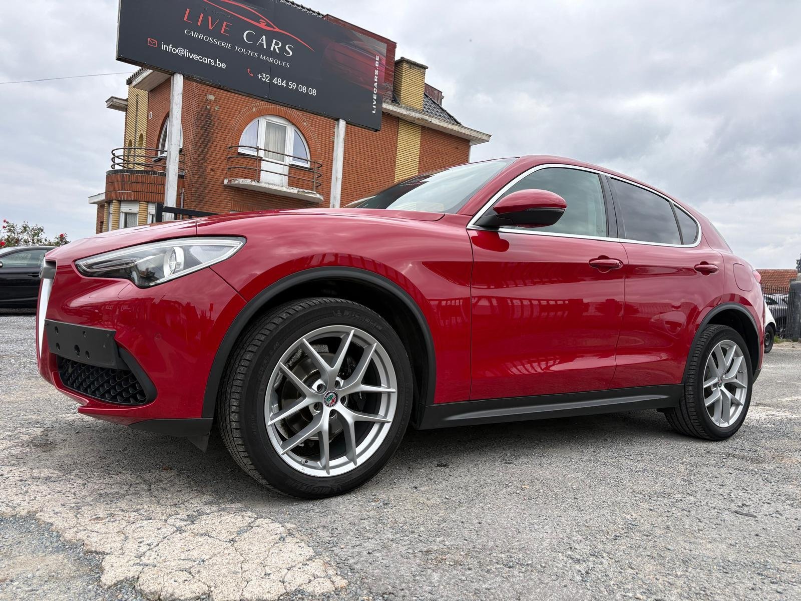 Alfa Romeo Stelvio 2.0 Super - Petrol - Automatic - 280 hp - 101.572 km
