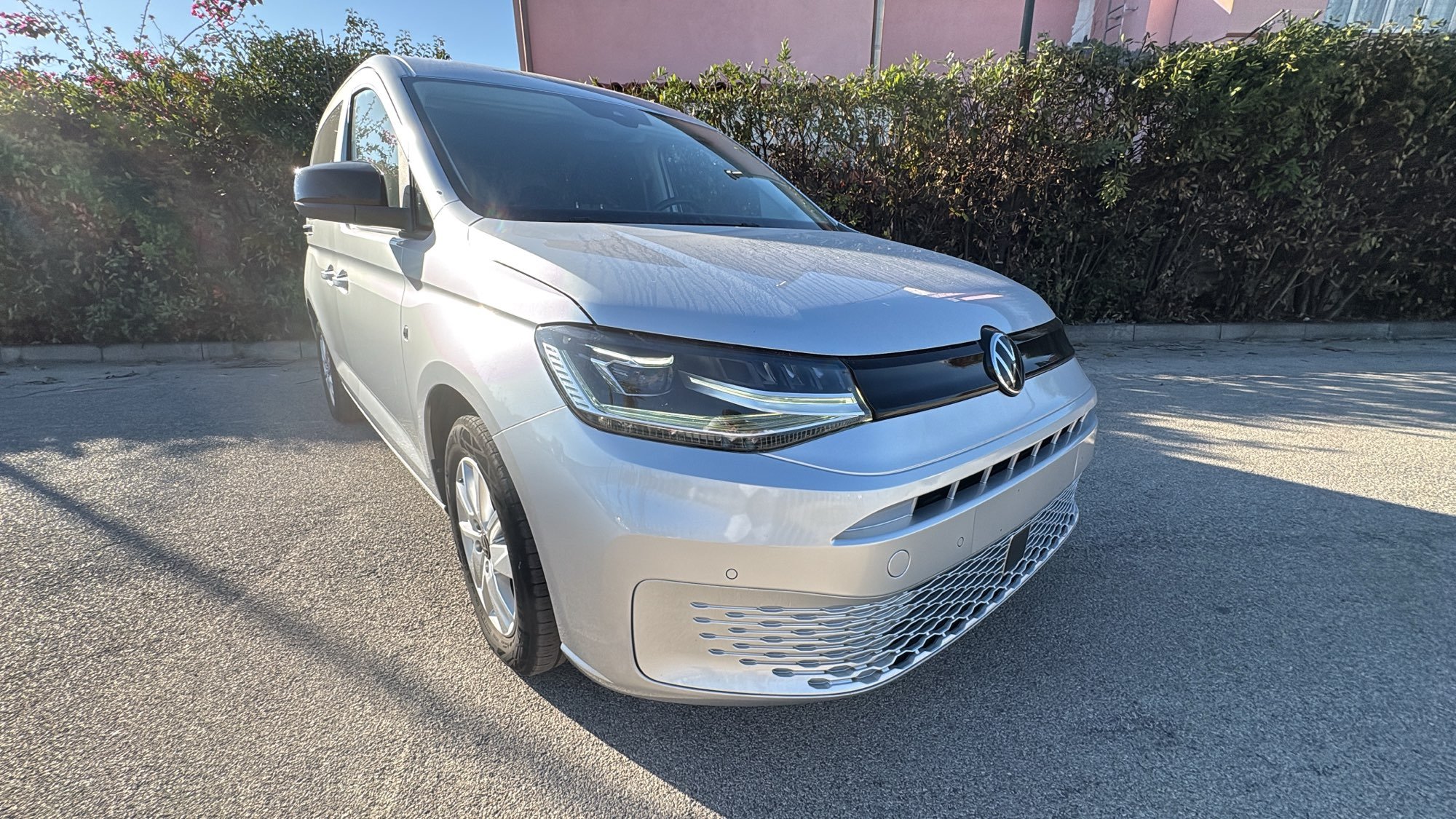 Volkswagen Caddy 2.0 TDI Life - Diesel - Manual - 102 hp - 124.600 km Life